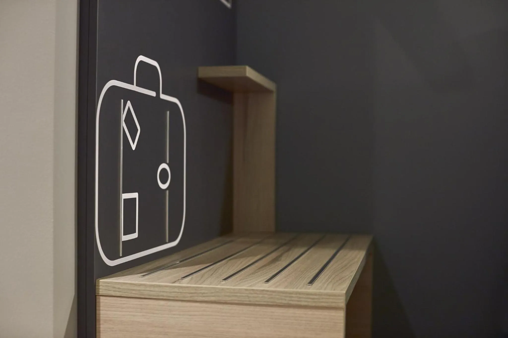 Photo of the whole room in One Acapulco Diamante