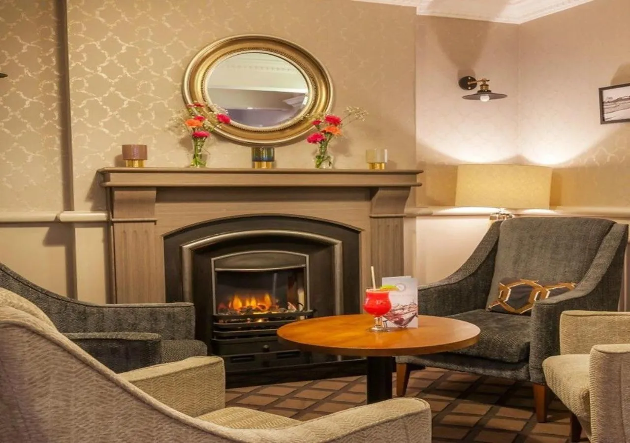 Lounge or bar in Lake of Shadows Hotel