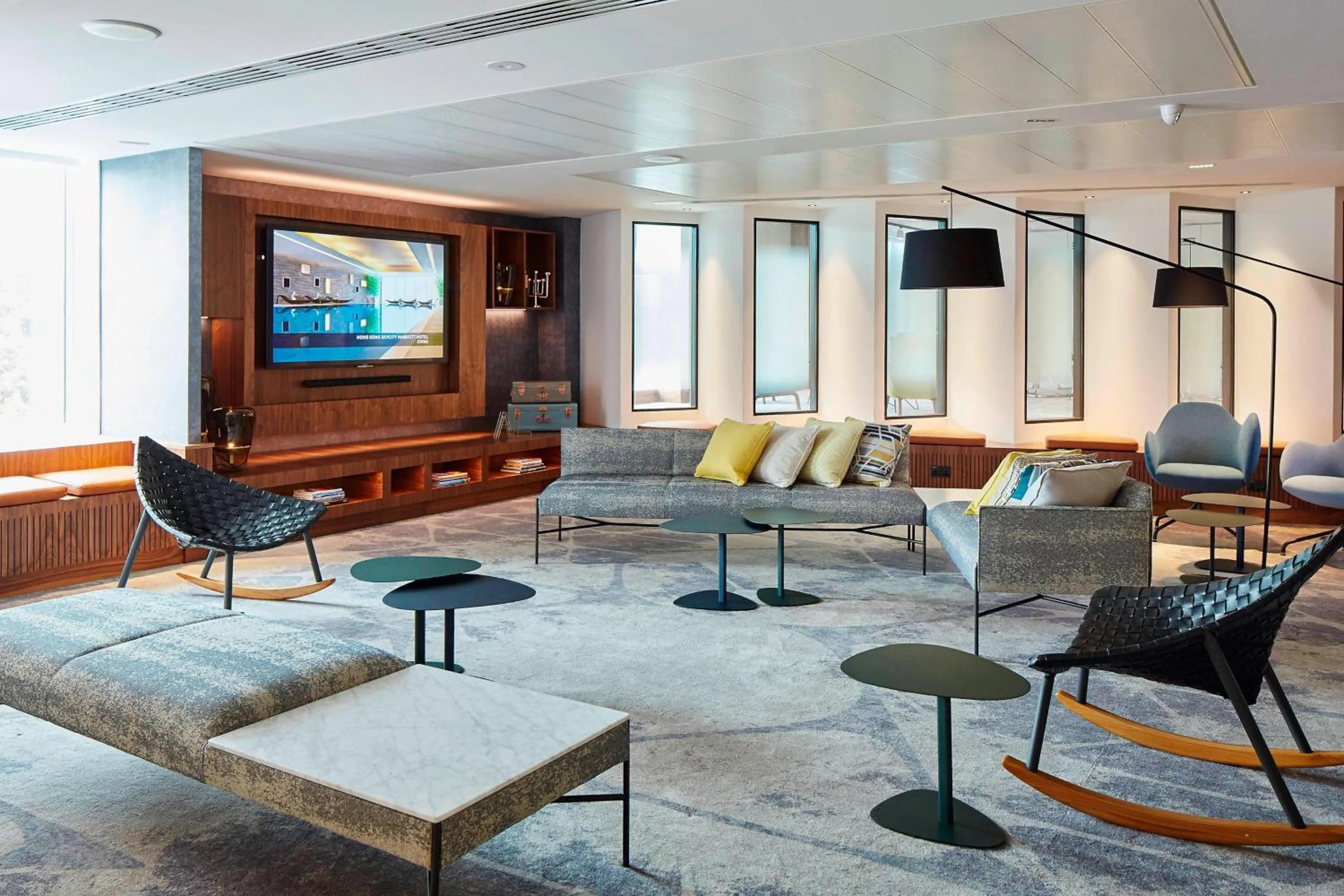 Lounge or bar in London Heathrow Marriott Hotel