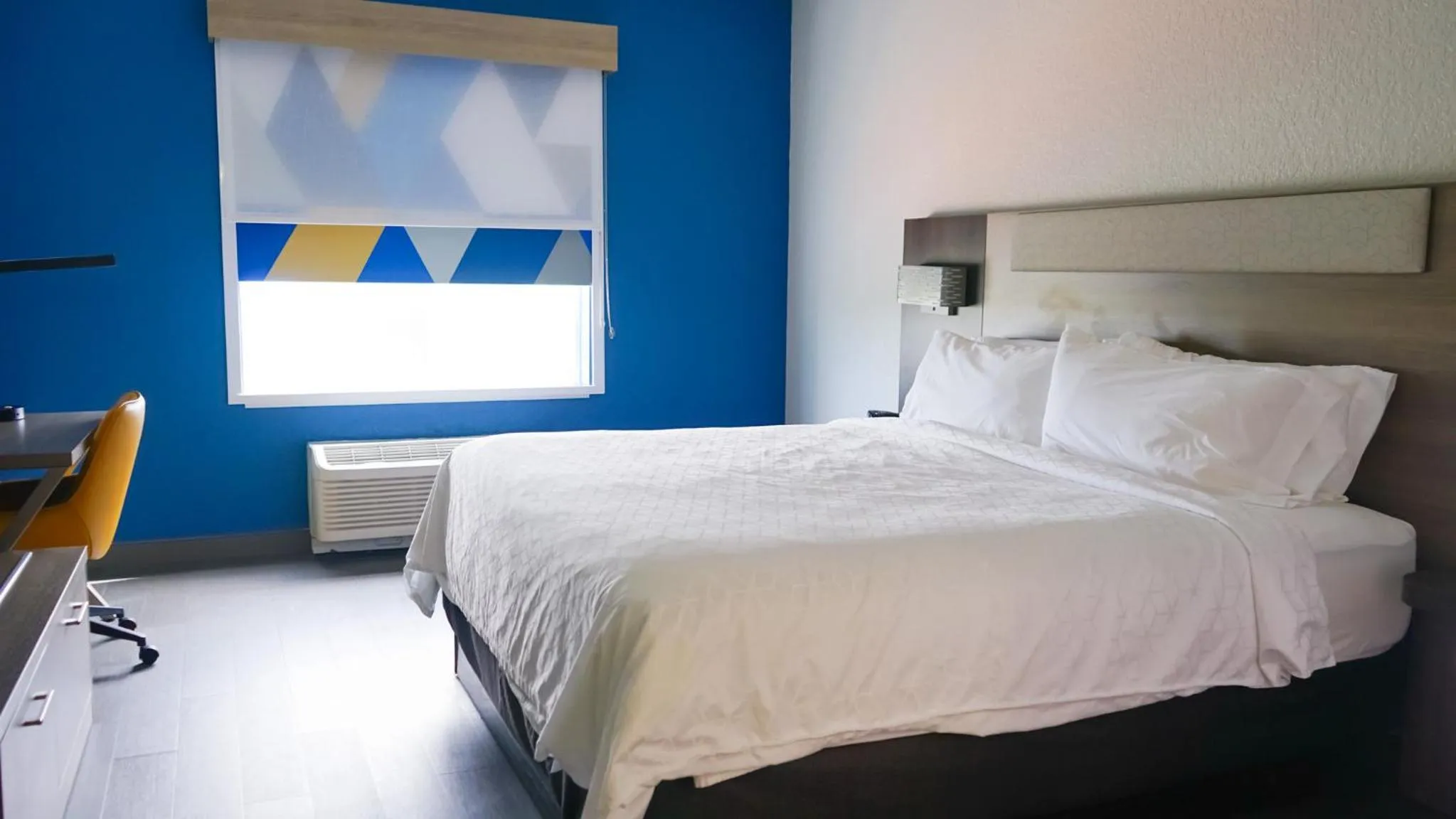 Photo of the whole room, Bed in Holiday Inn Express & Suites Lakeland North I-4 by IHG