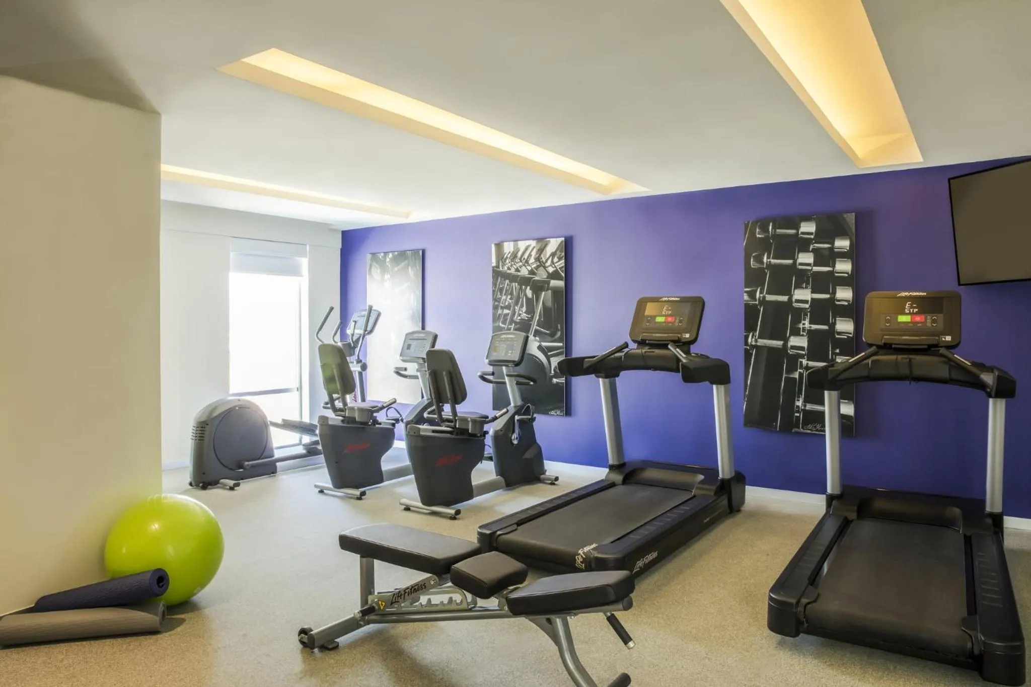 Fitness centre/facilities in Fiesta Inn Express Queretaro Constituyentes