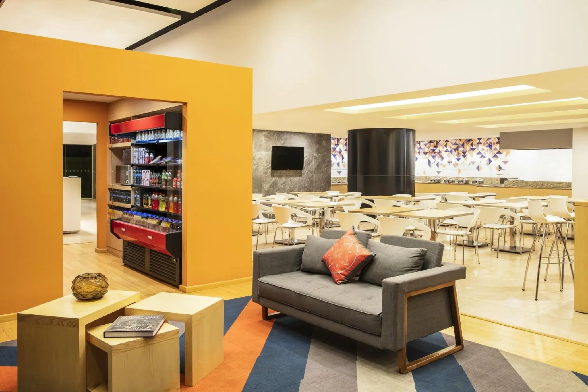 Lobby or reception in Fiesta Inn Express Queretaro Constituyentes