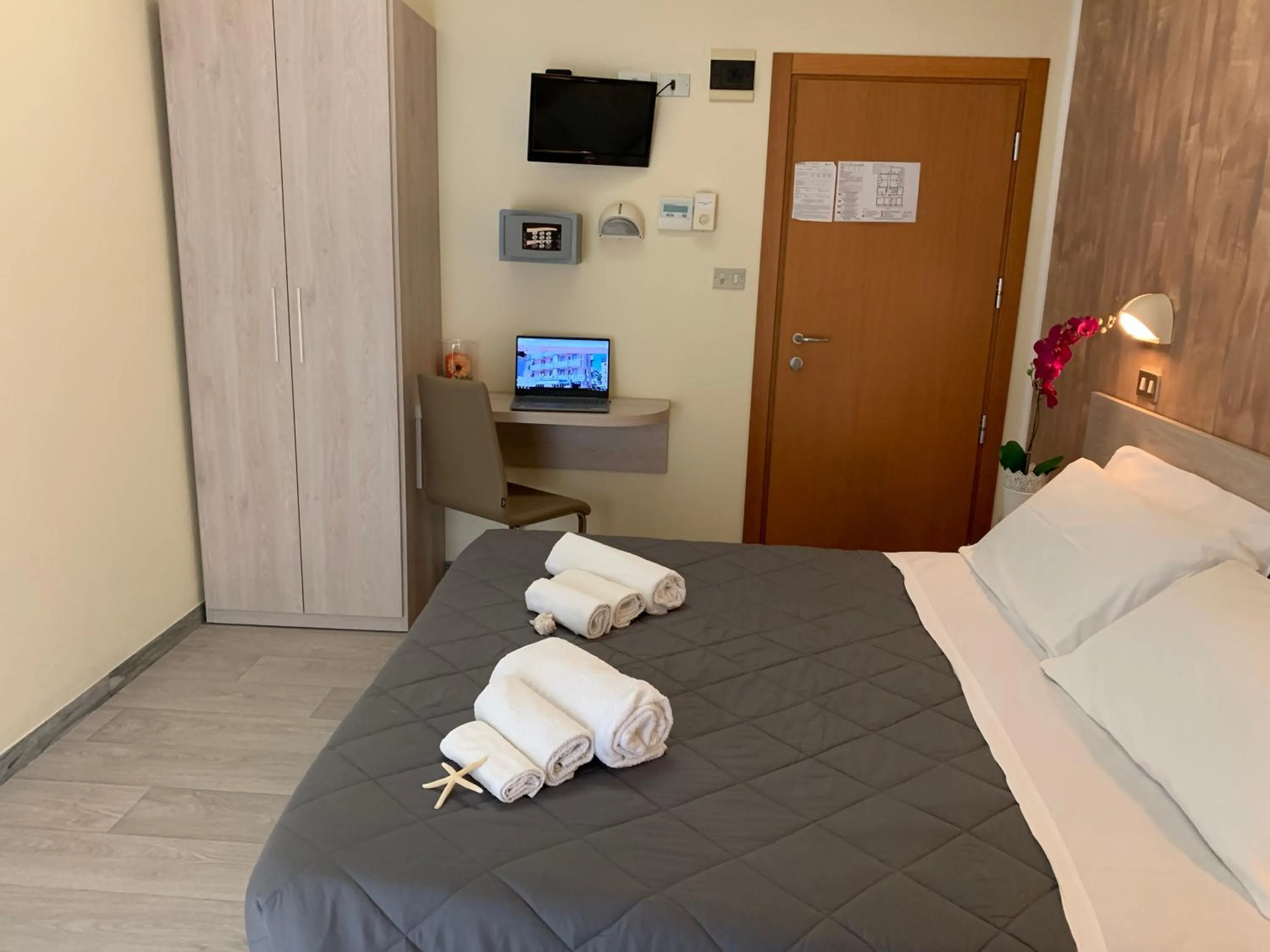 Photo of the whole room in Hotel Palma Benessere