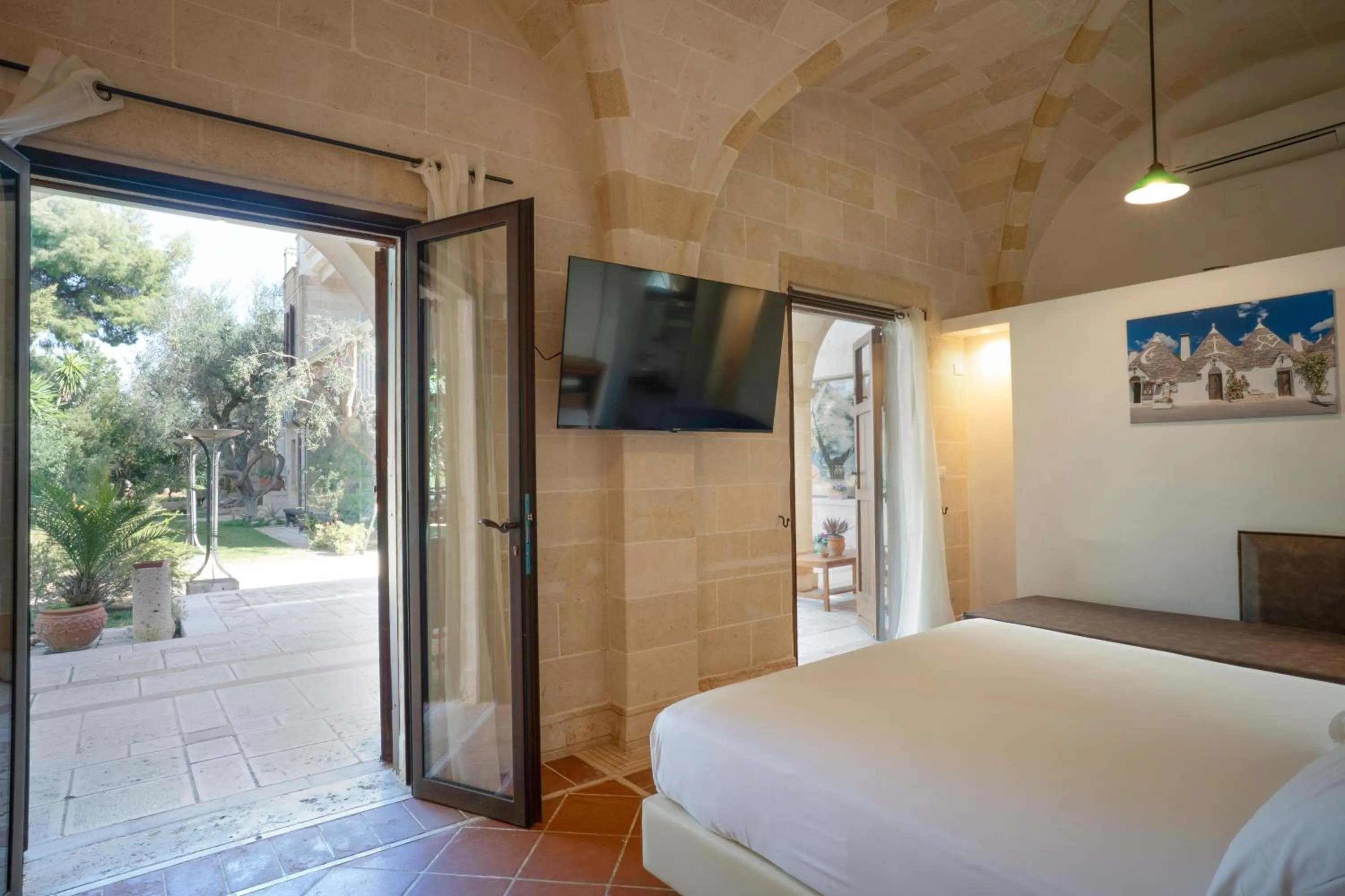 View (from property/room), Bed in Masseria Le Lamie