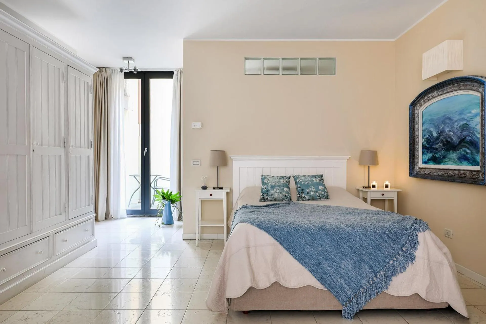 Bed in Adriano Residence