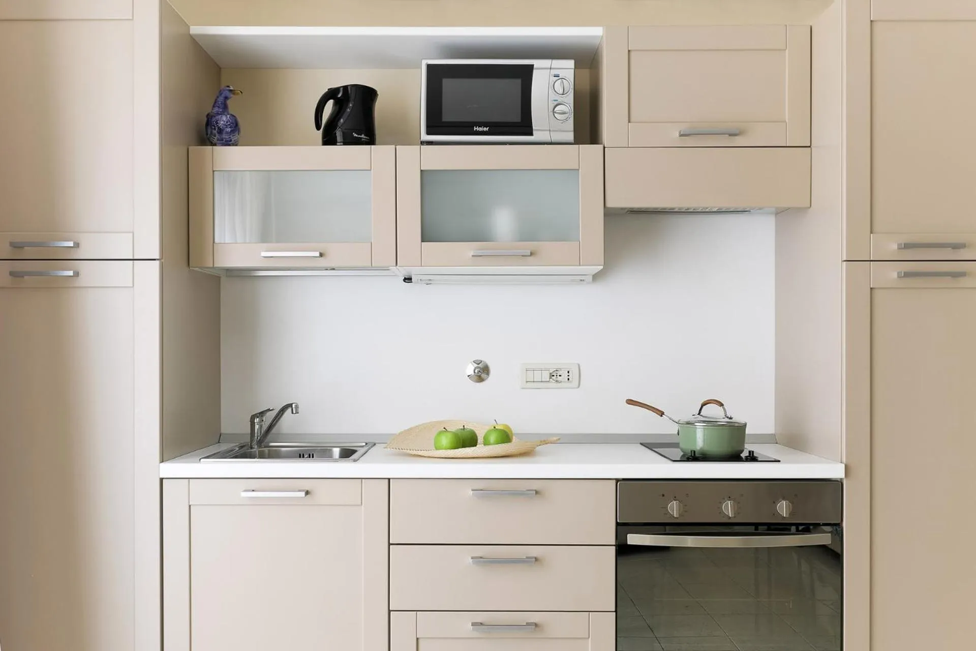 Coffee/tea facilities in Adriano Residence