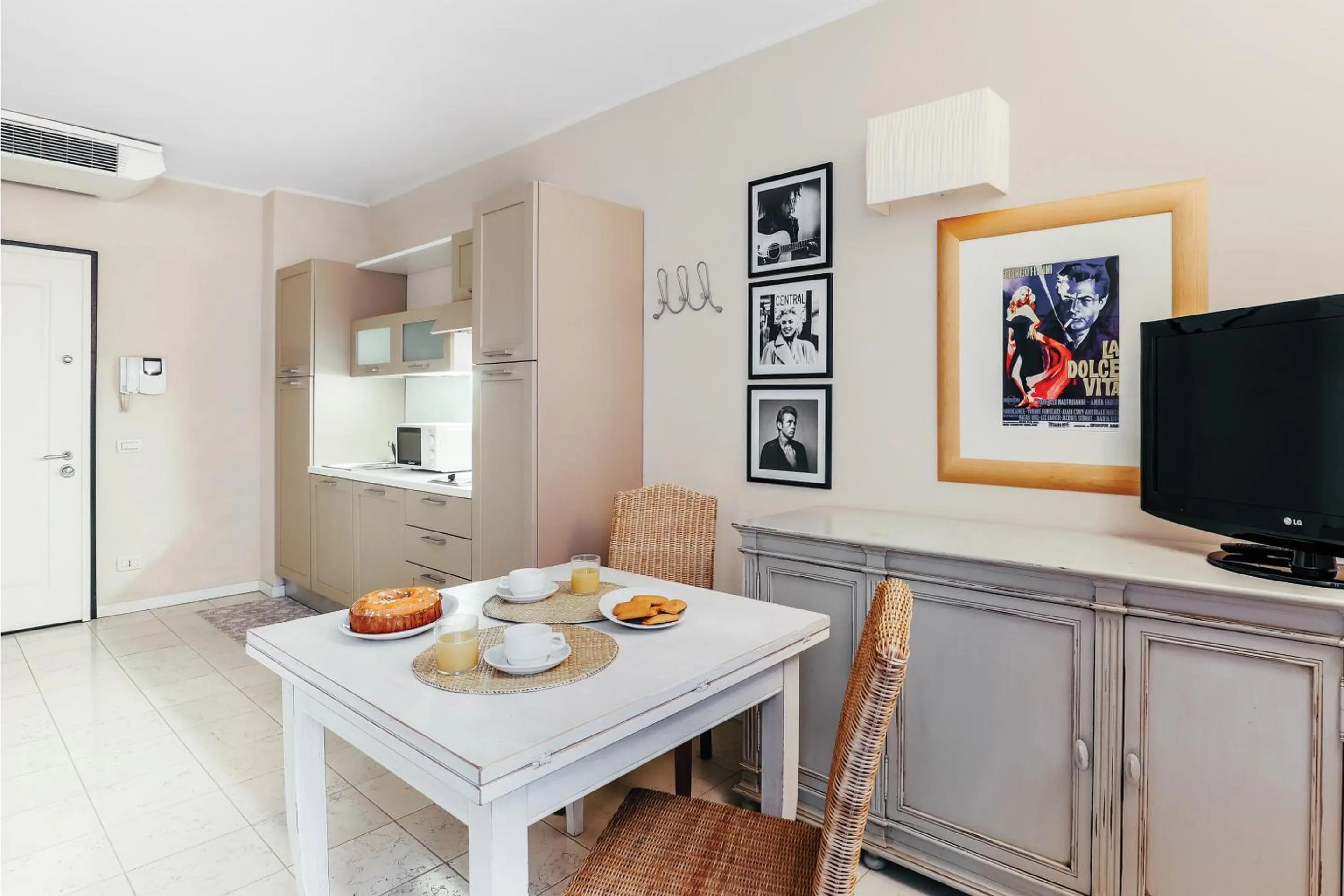 Kitchen or kitchenette in Adriano Residence