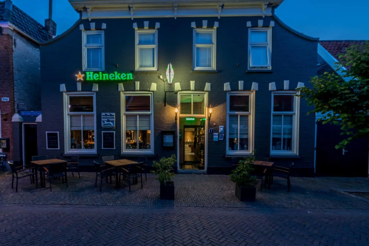 Sunset in Hotel-Restaurant van der Weijde