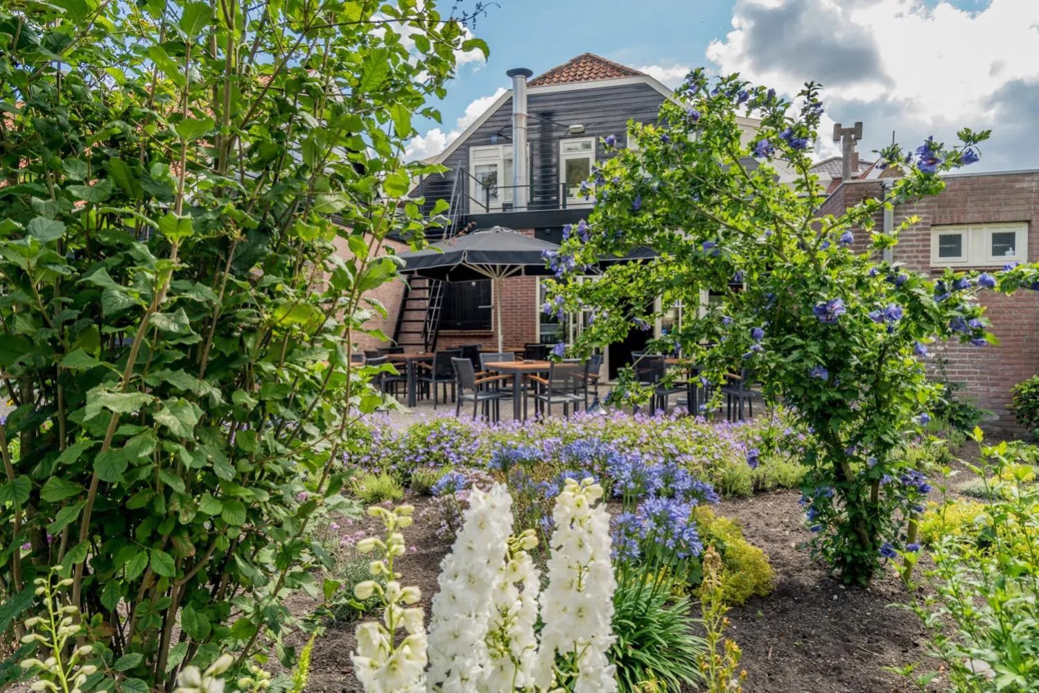 Garden in Hotel-Restaurant van der Weijde