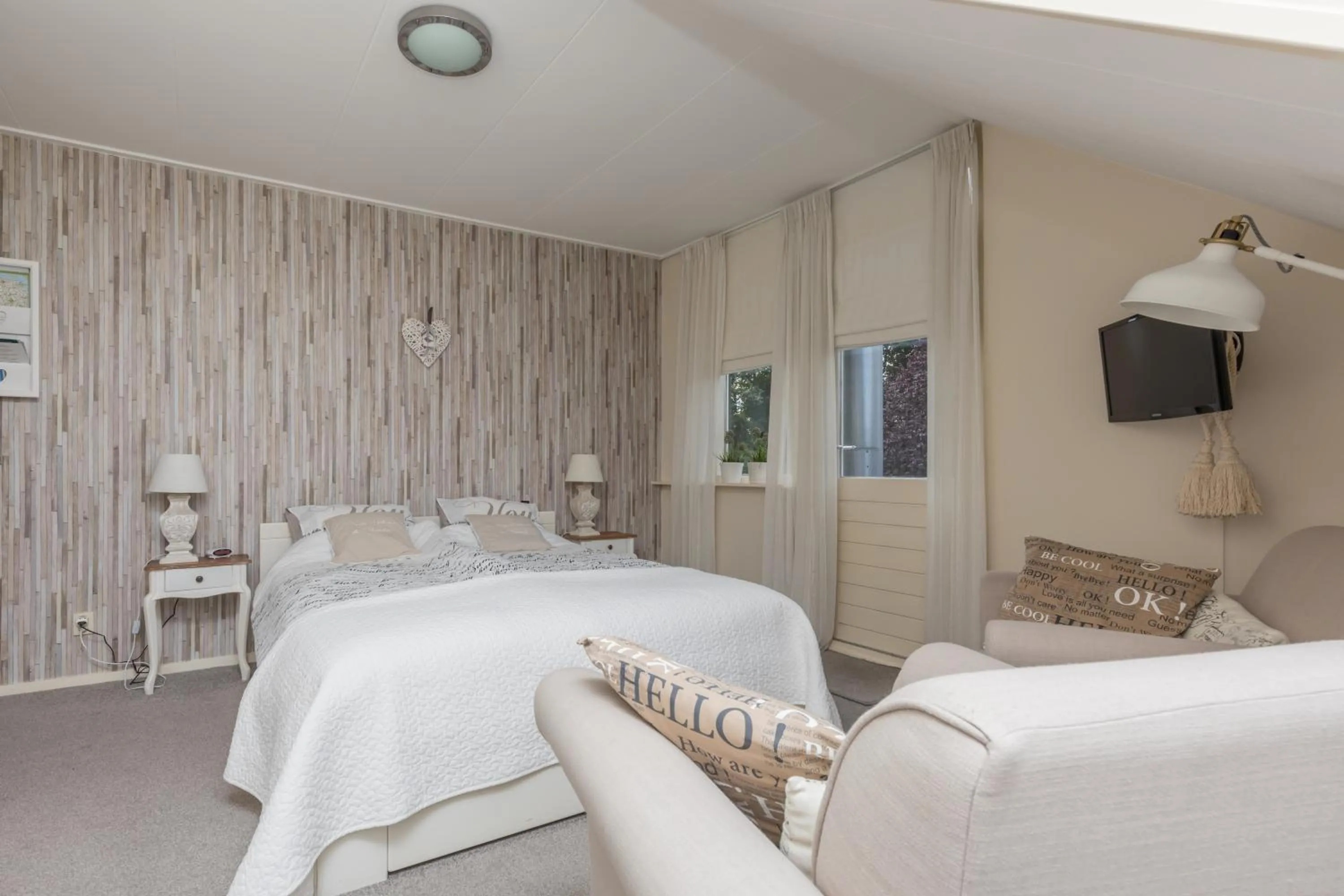 Decorative detail, Bed in Hotel-Restaurant van der Weijde