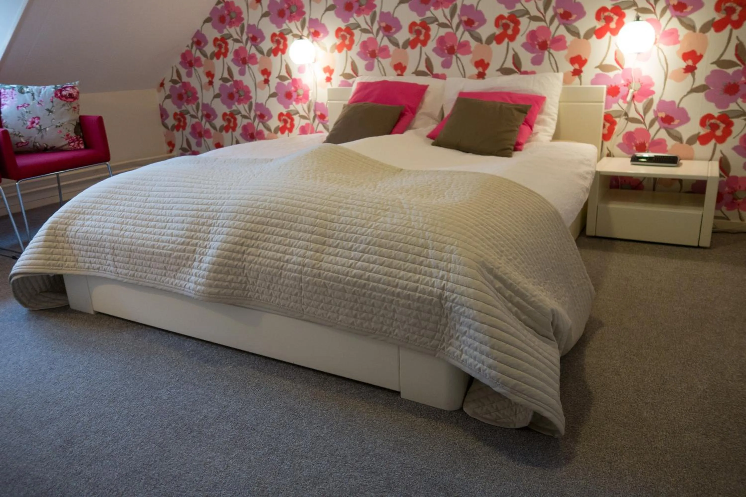 Bedroom, Bed in Hotel-Restaurant van der Weijde