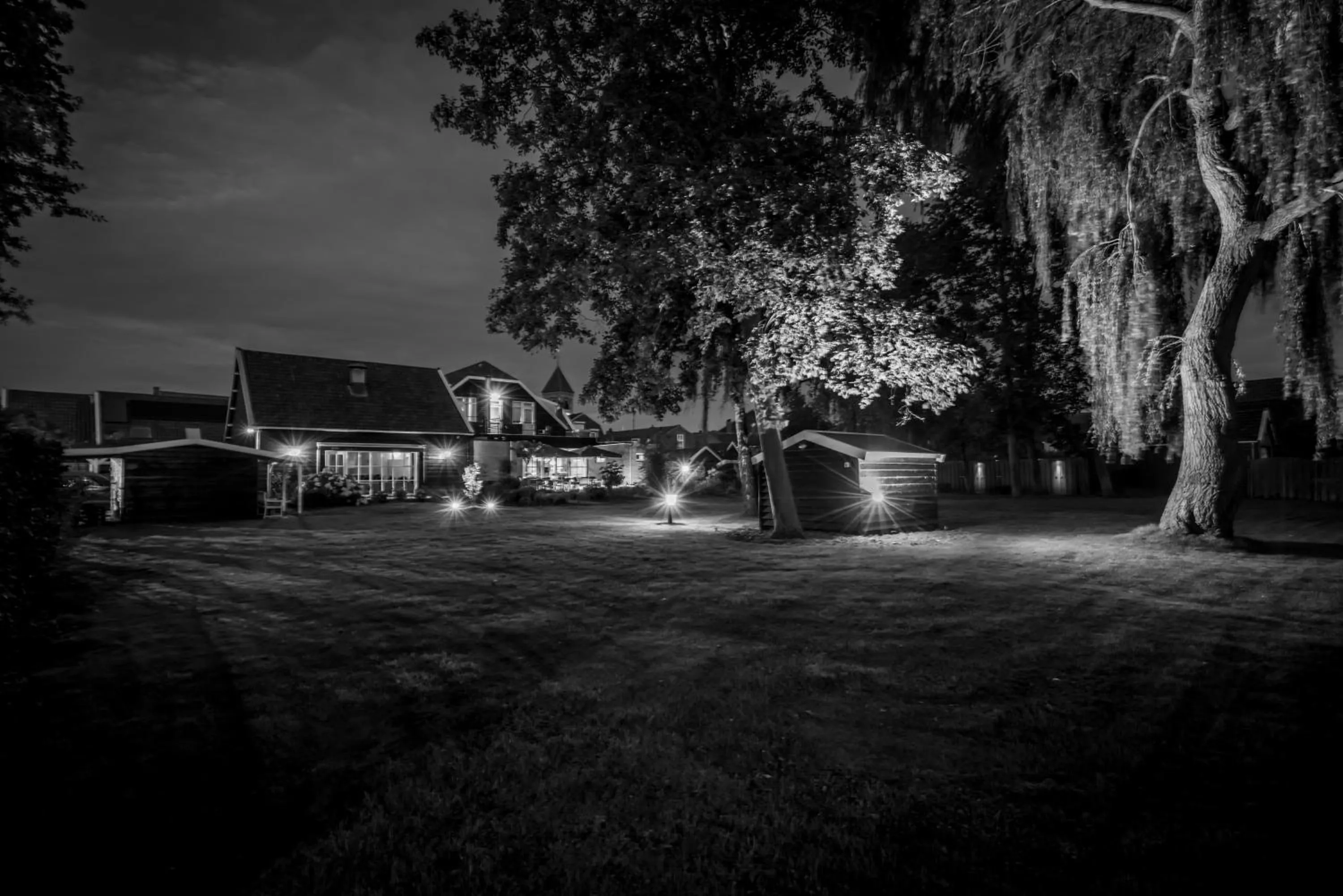 Night in Hotel-Restaurant van der Weijde