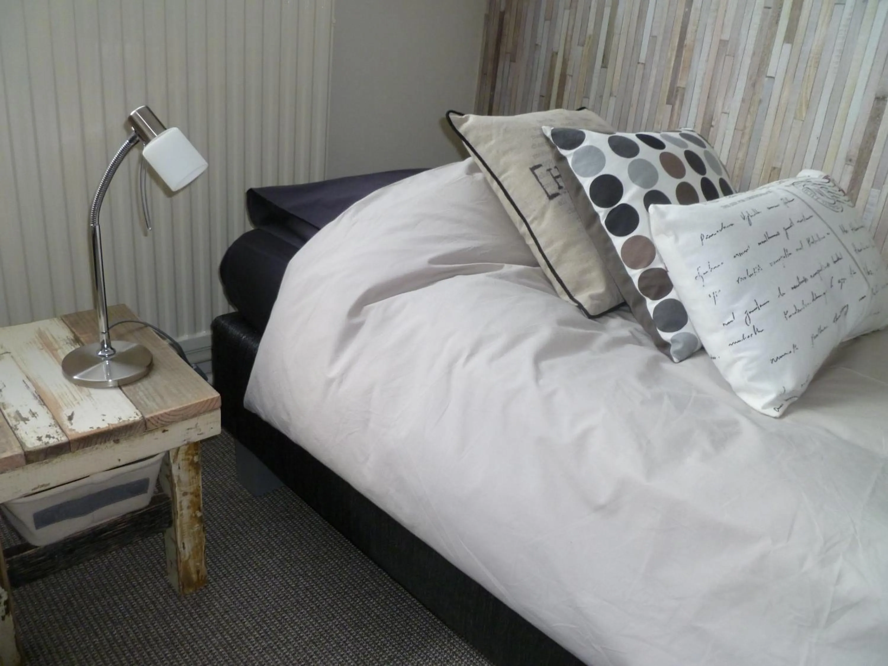 Bedroom, Bed in Hotel-Restaurant van der Weijde