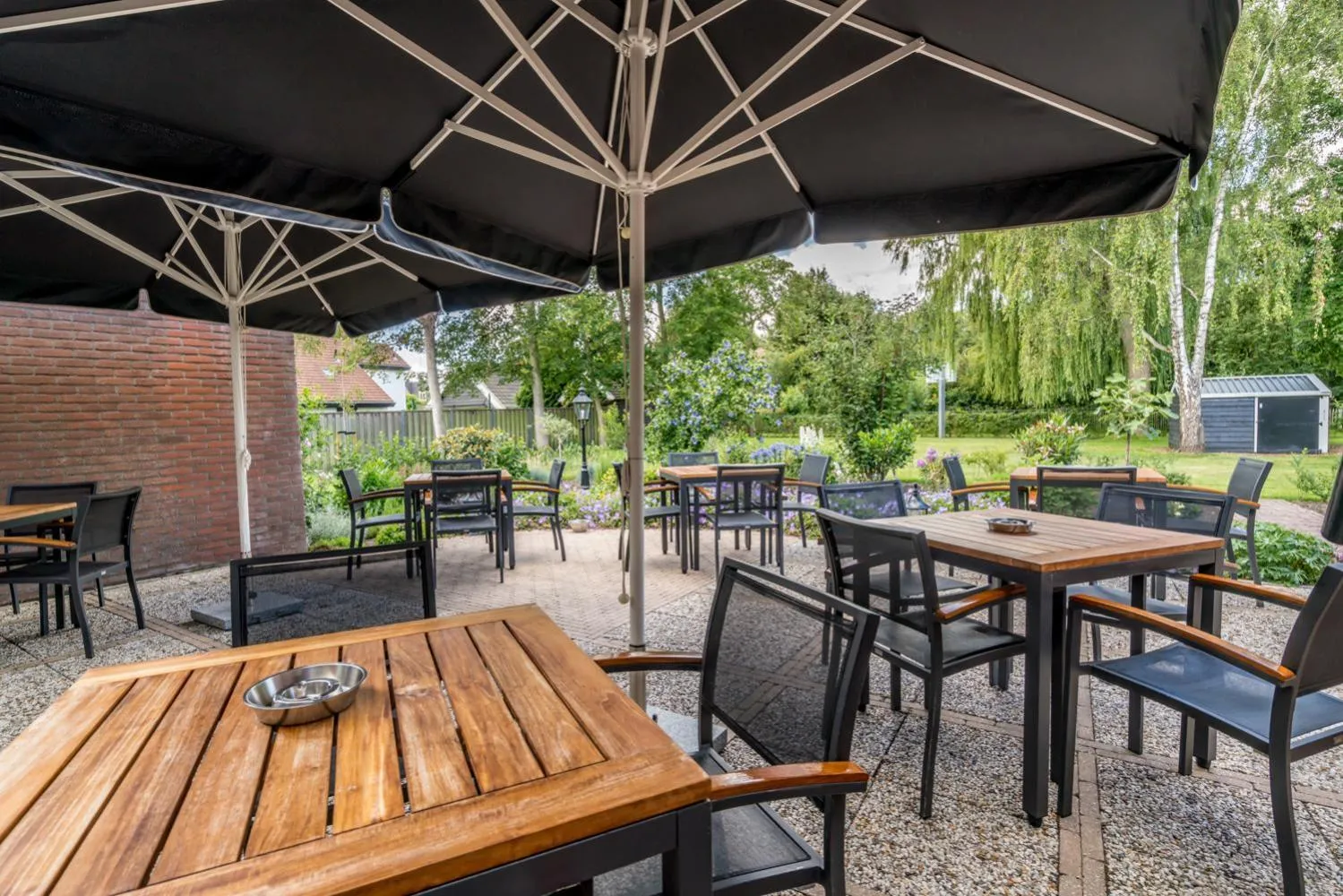 Garden in Hotel-Restaurant van der Weijde