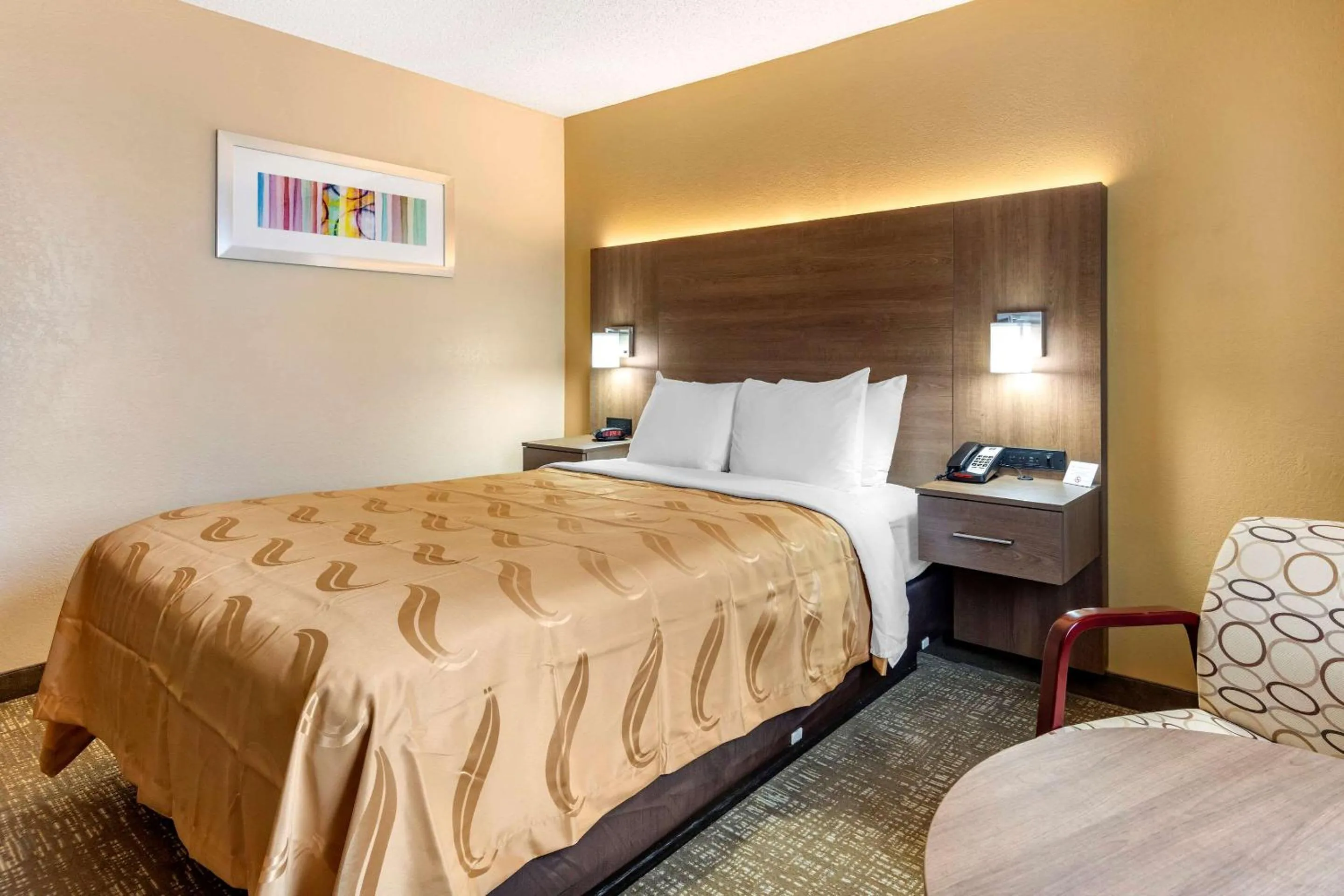 Photo of the whole room, Bed in Quality Inn Sanford - Kennebunk