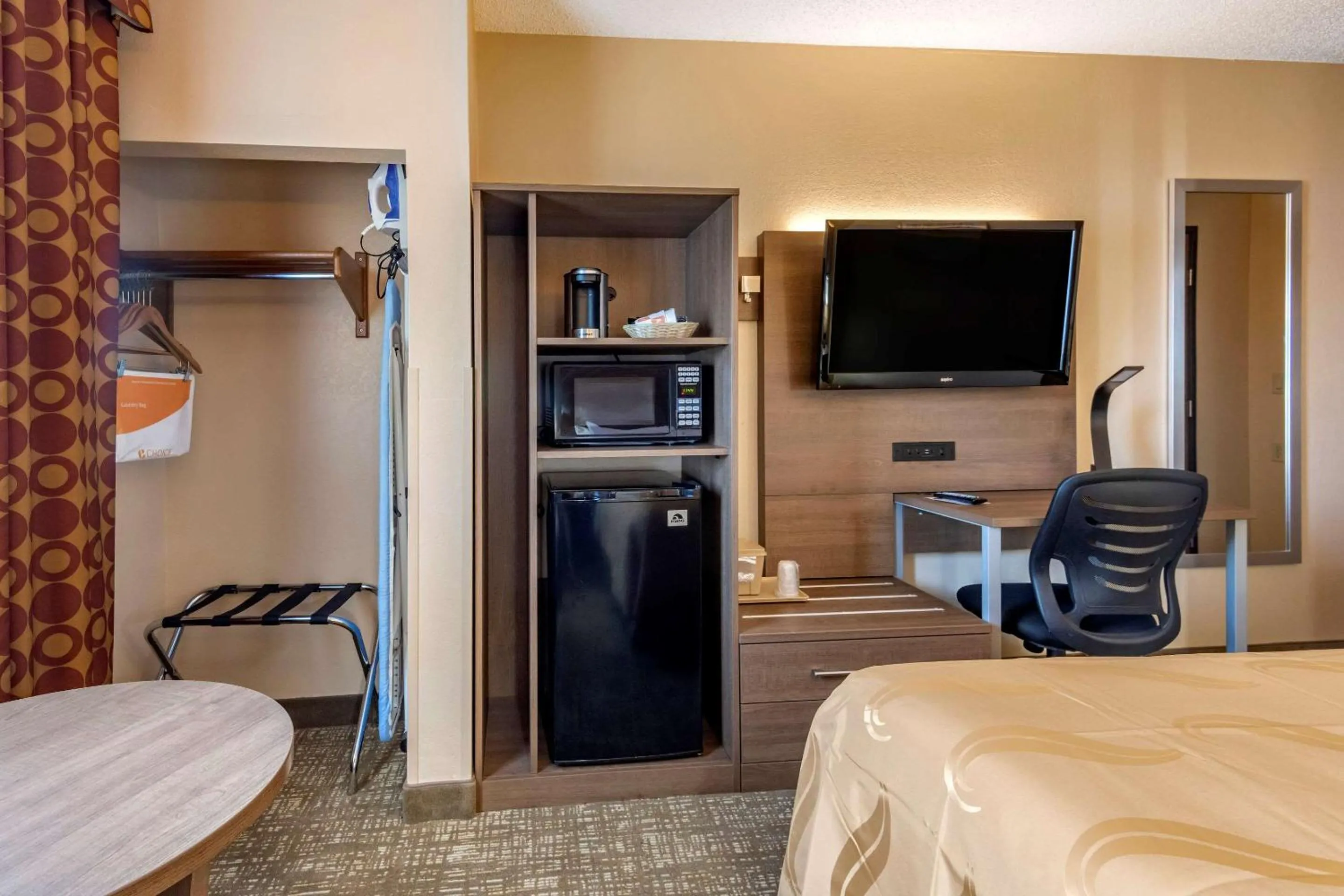 Photo of the whole room, Bed in Quality Inn Sanford - Kennebunk