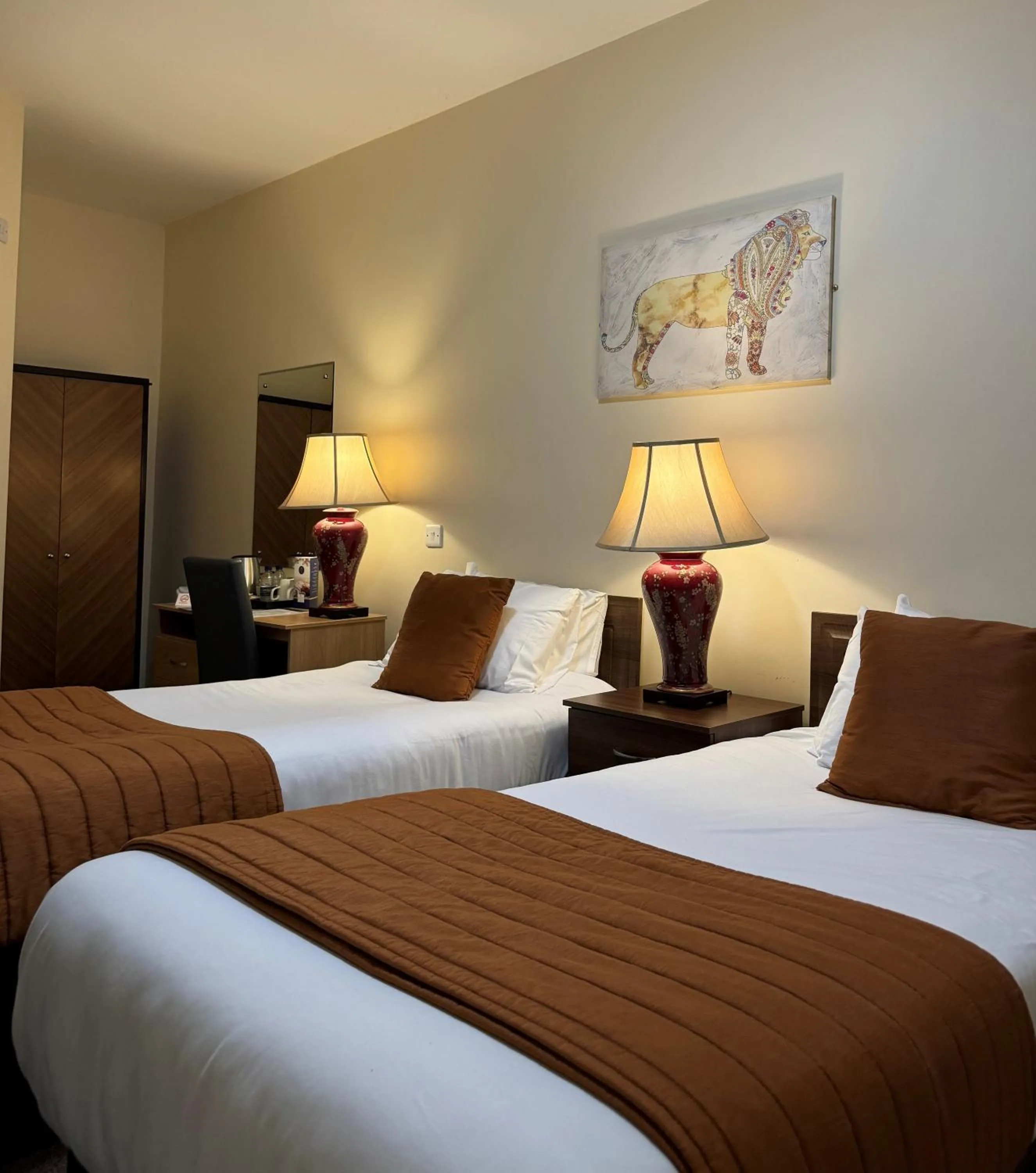 Small Twin Room No Window in Meon Valley Hotel, Spa & Golf