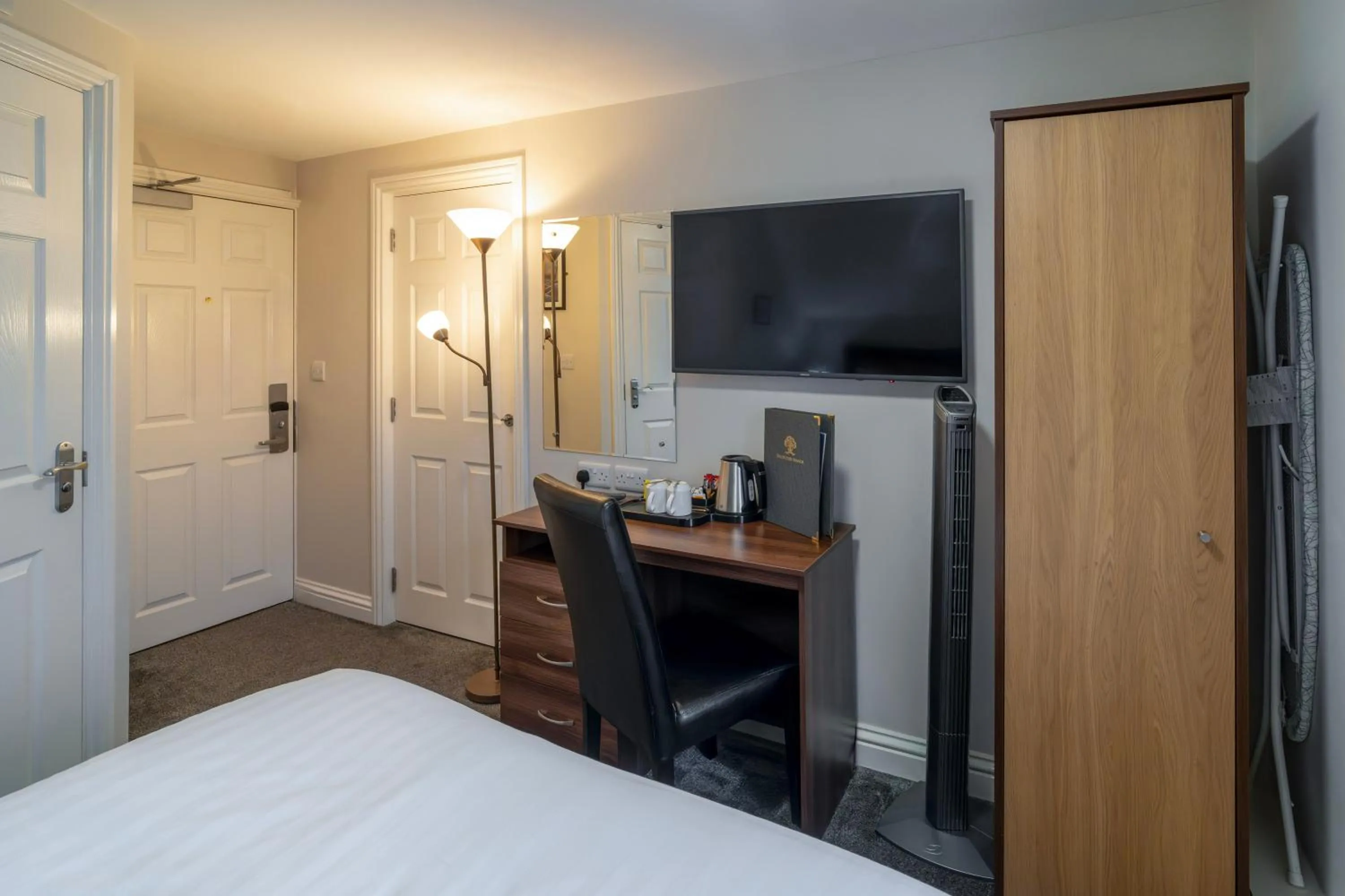 View (from property/room), Bed in Sprowston Manor Hotel, Spa & Golf