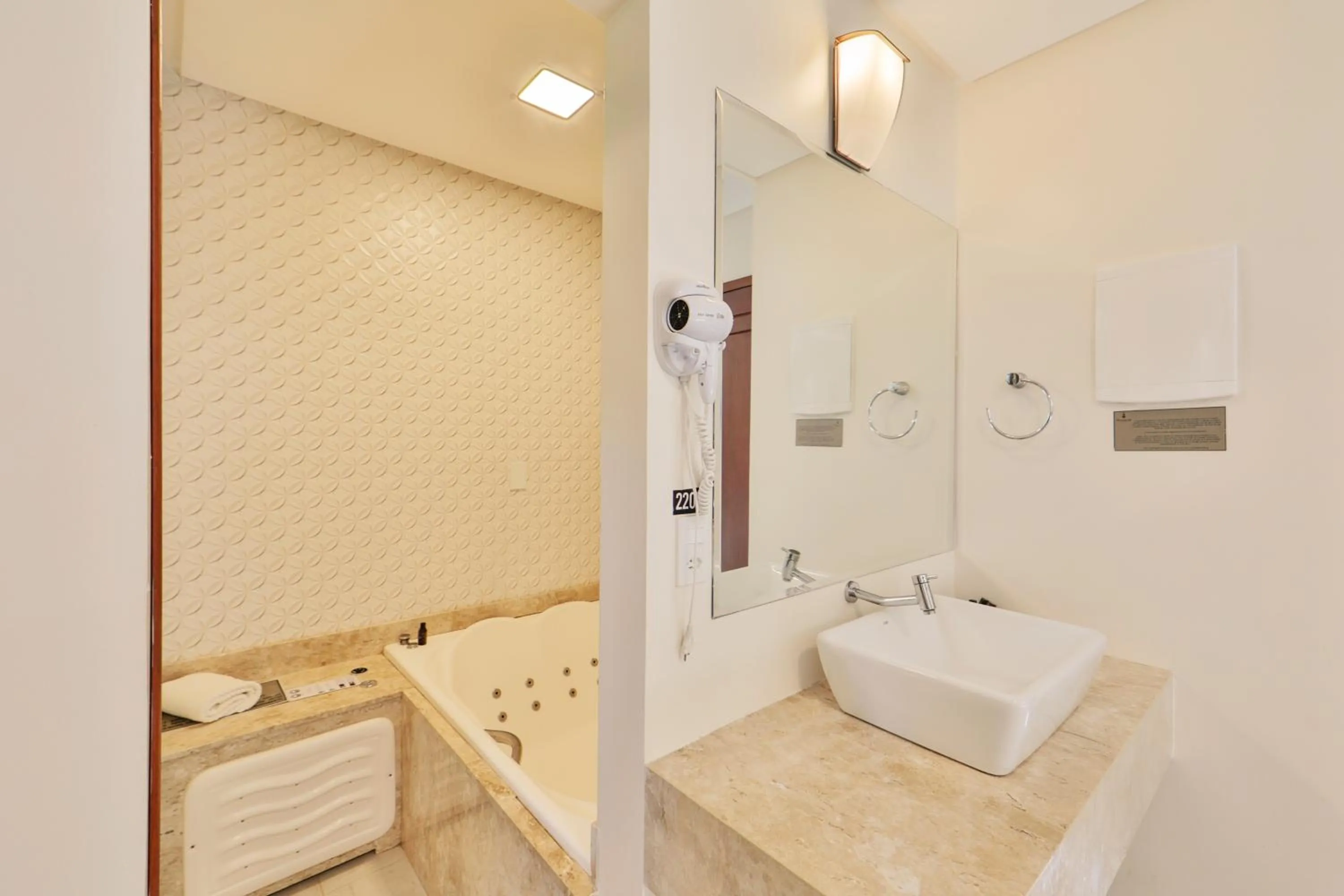 Photo of the whole room in Pousada Humaitá