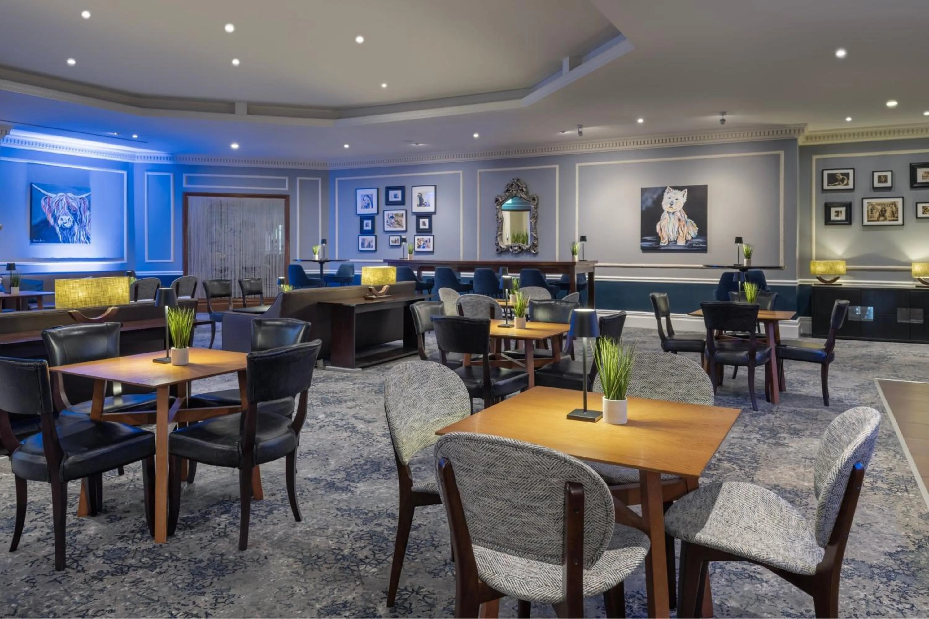 Lounge or bar in Delta Hotels by Marriott Huntingdon