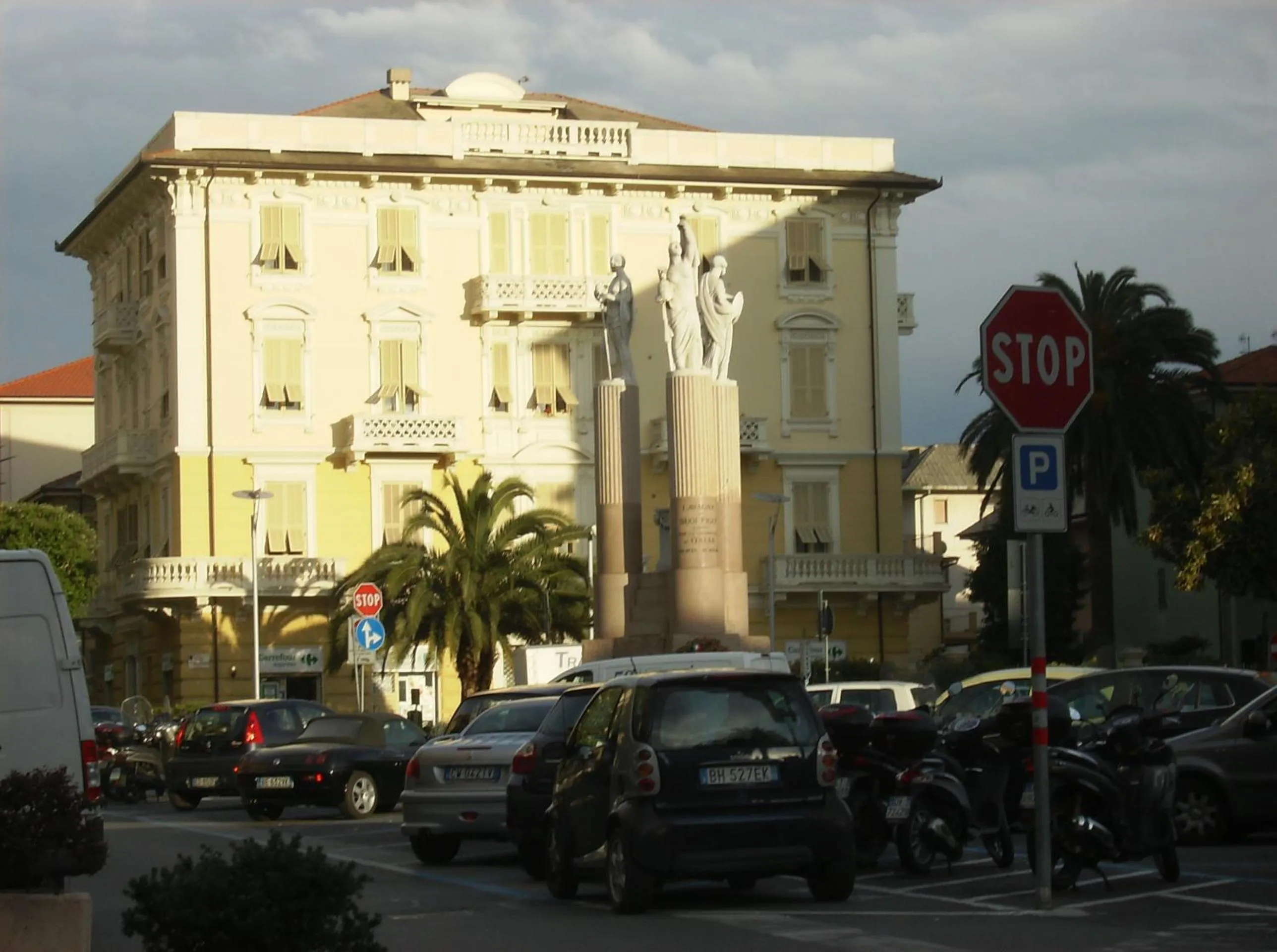 Facade/entrance in Hotel Miramare