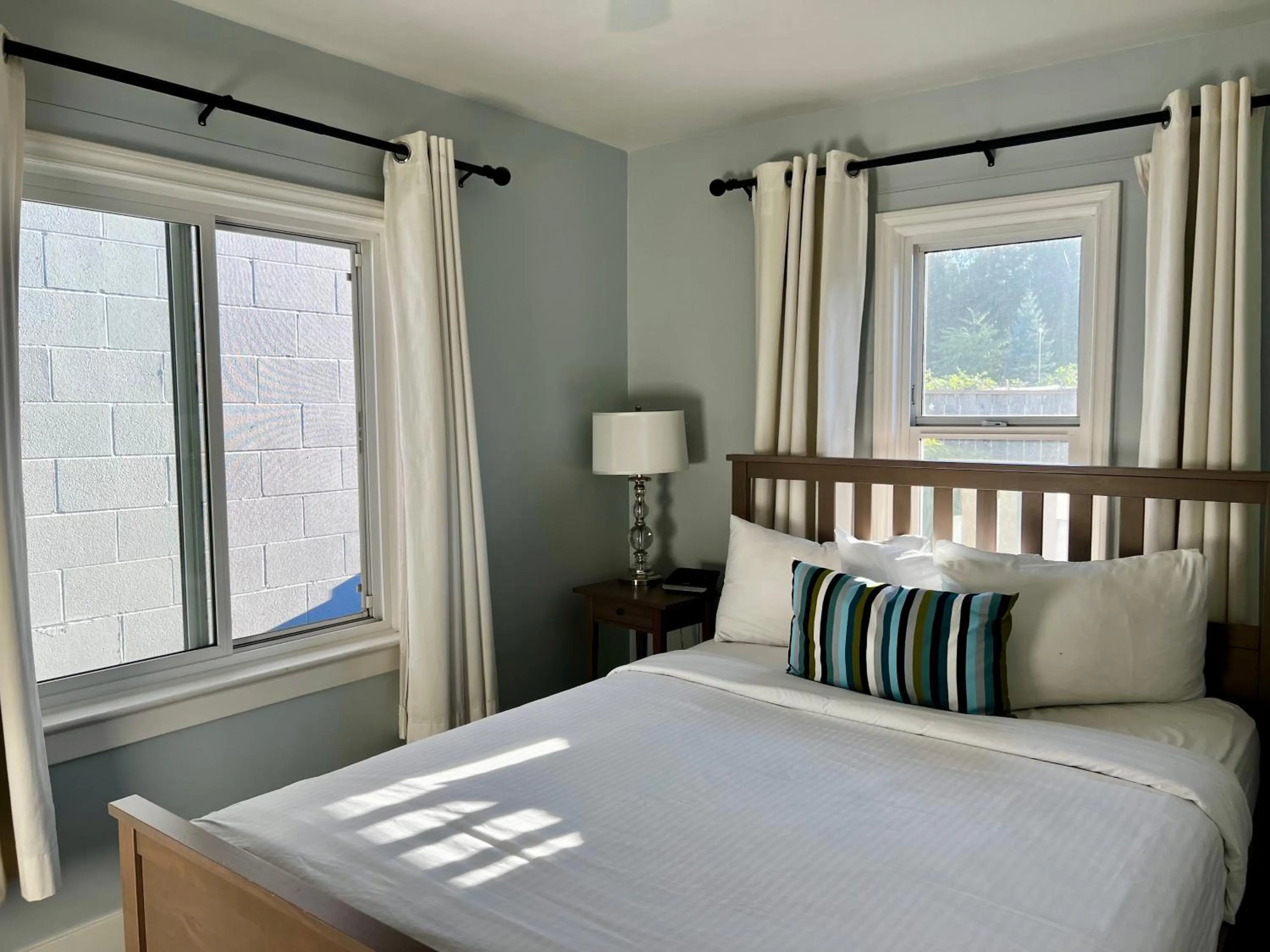 Bed in Buccaneer Inn