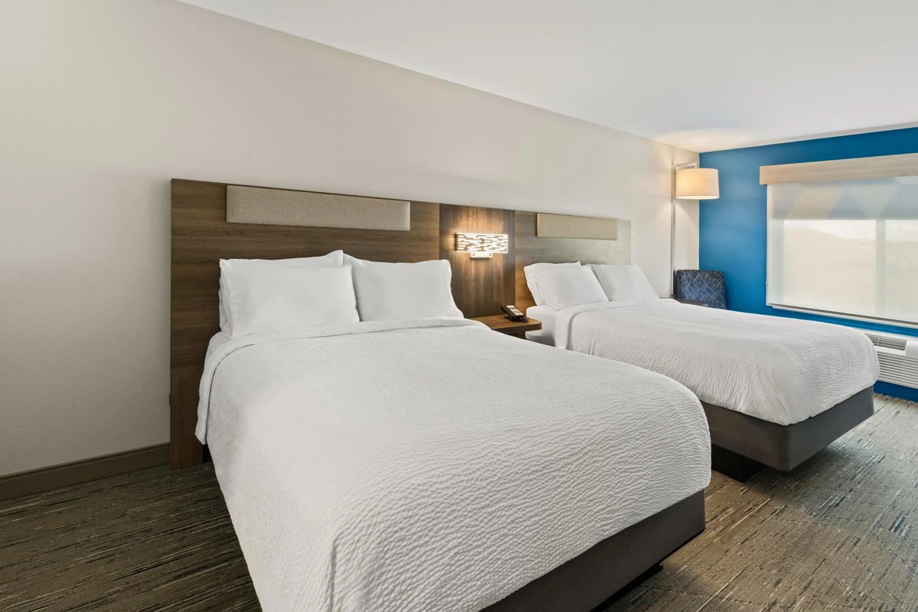 Bedroom, Bed in Holiday Inn Express & Suites Fairmont by IHG