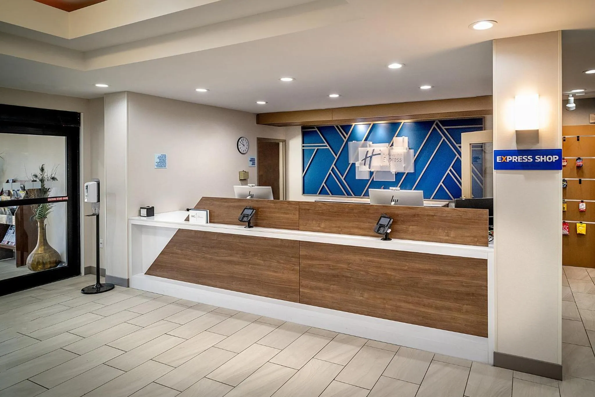 Property building in Holiday Inn Express & Suites Fairmont by IHG