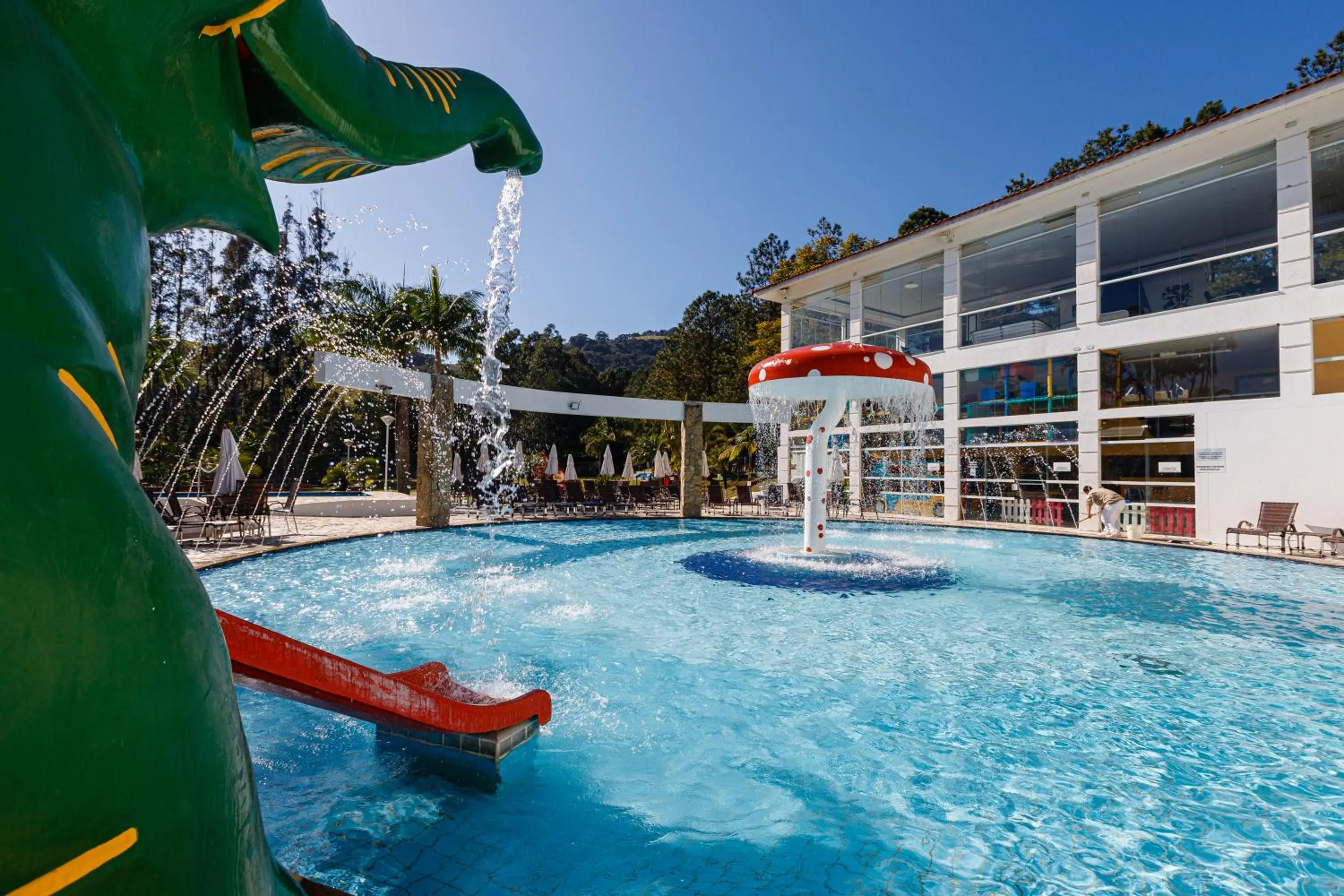 Swimming pool in Vale Suíço Resort
