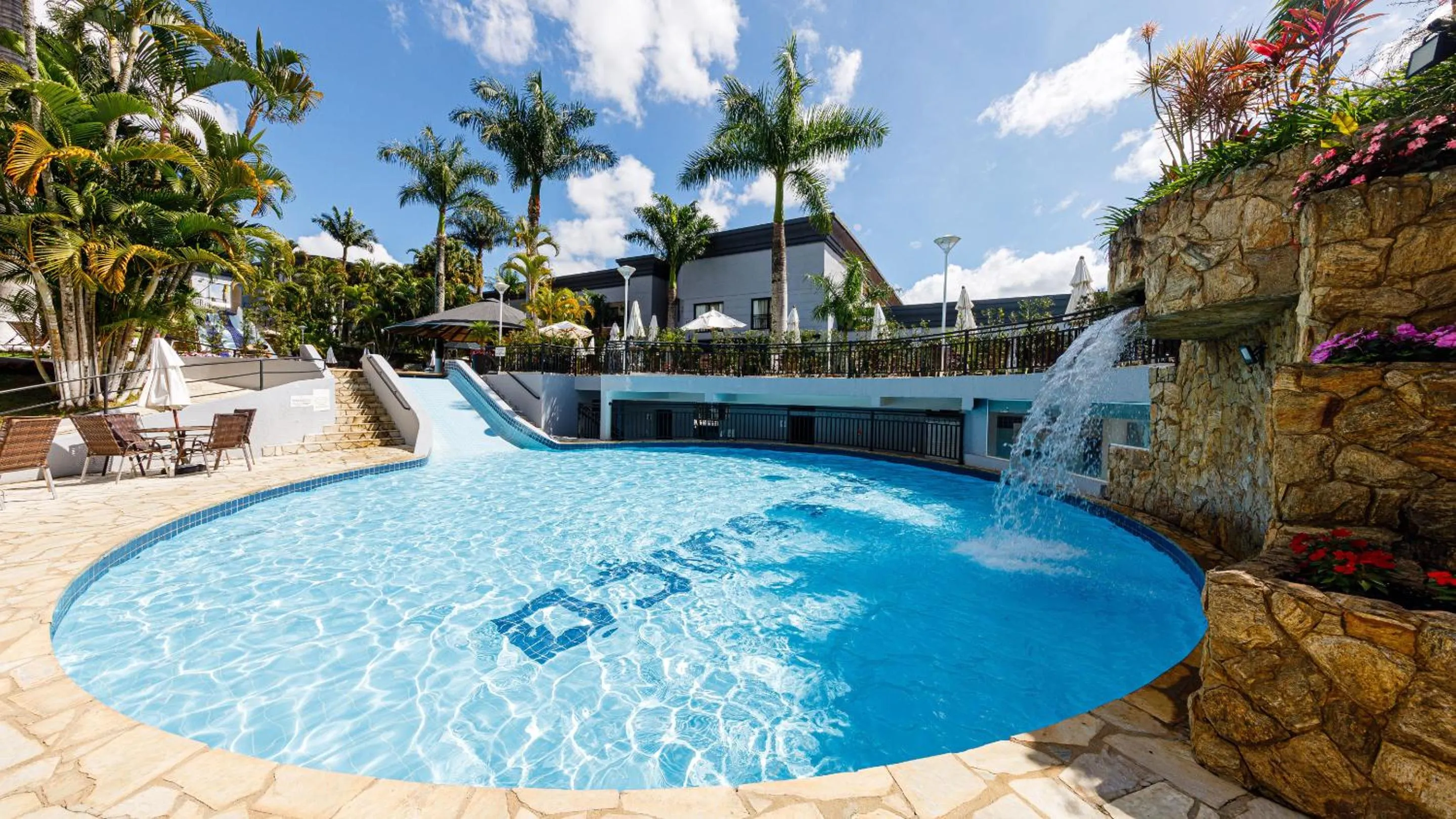 Swimming pool in Vale Suíço Resort