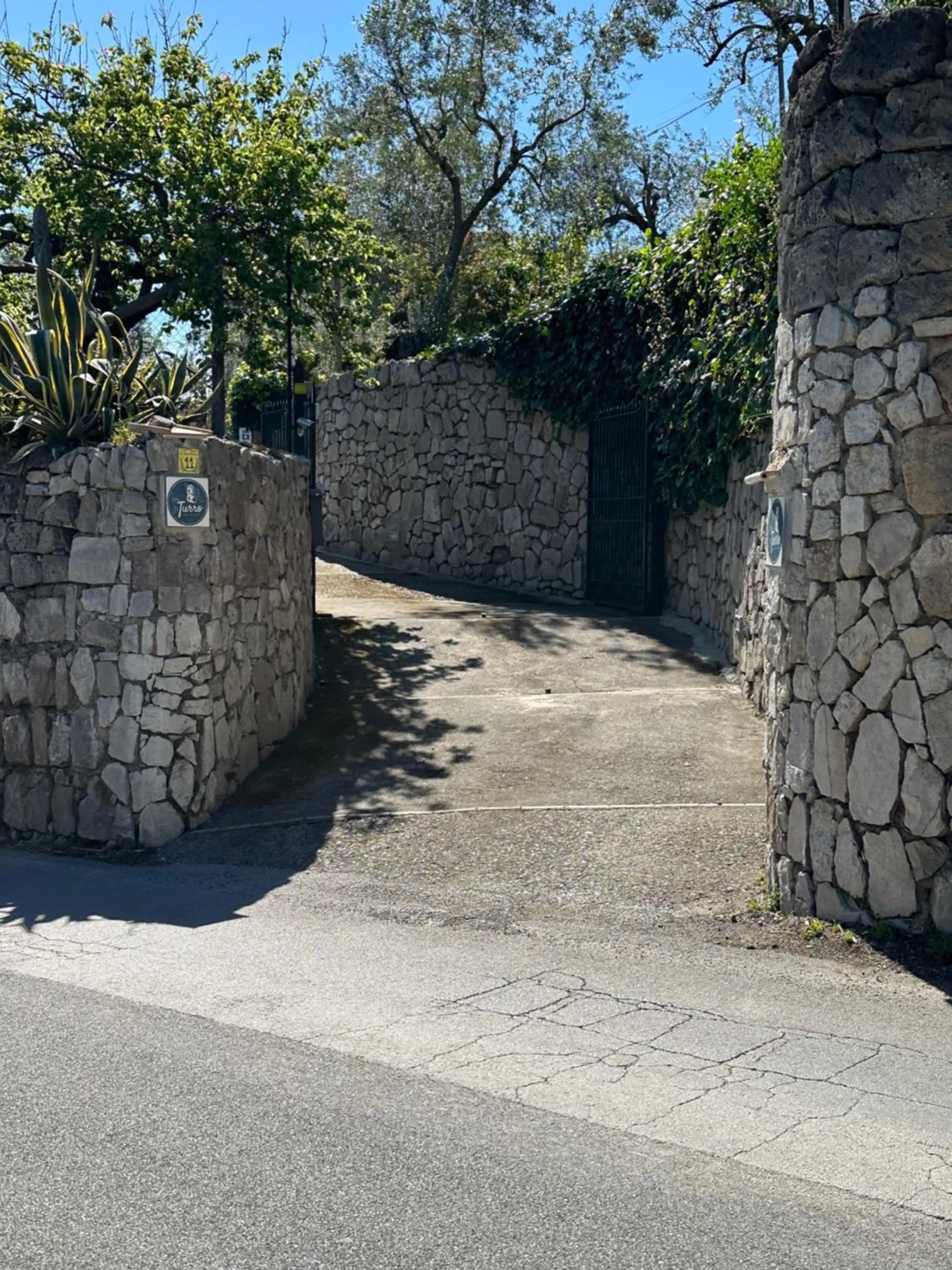 Facade/entrance in Villa il Turro