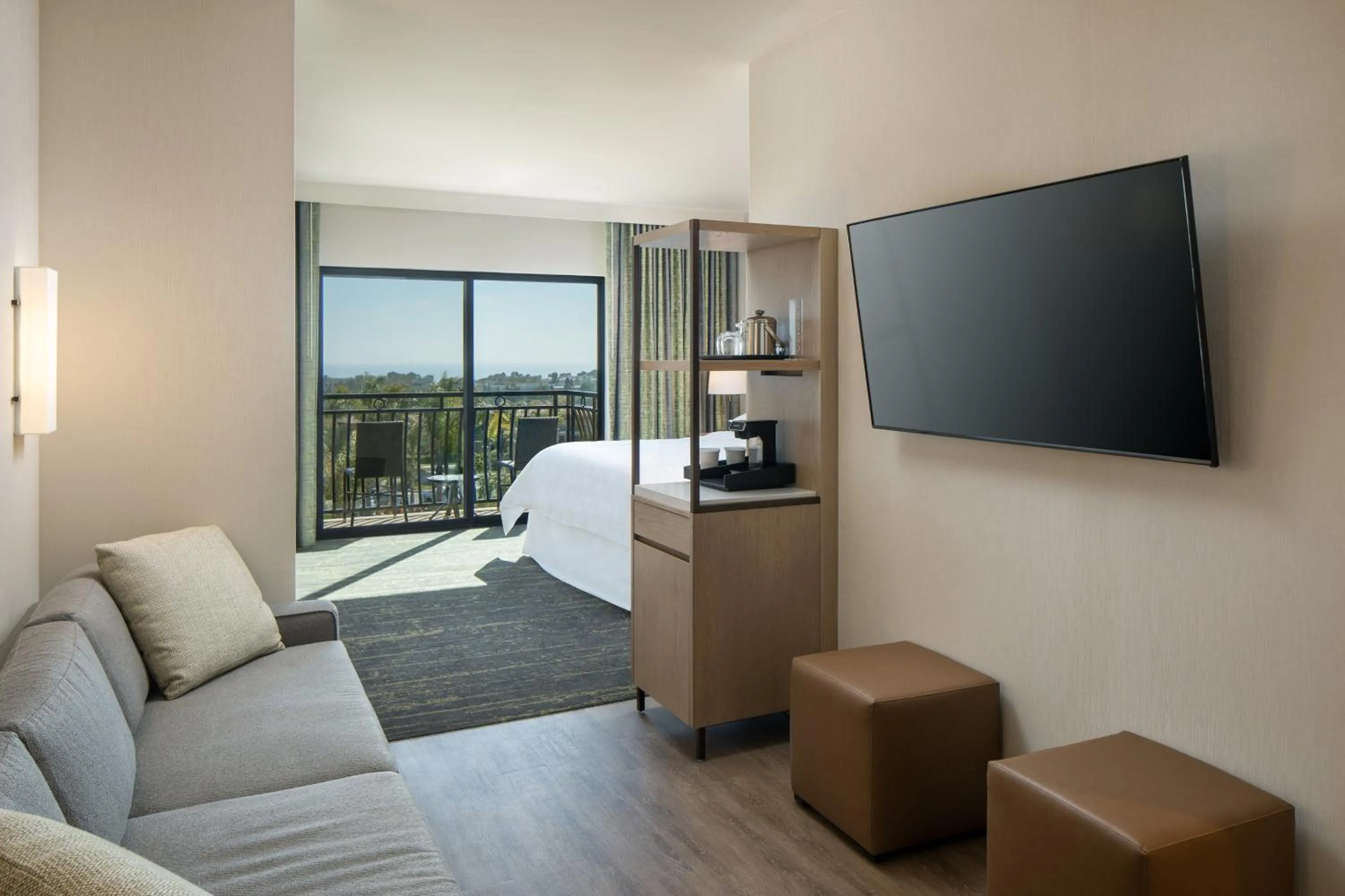 Bedroom in Sheraton Carlsbad Resort & Spa