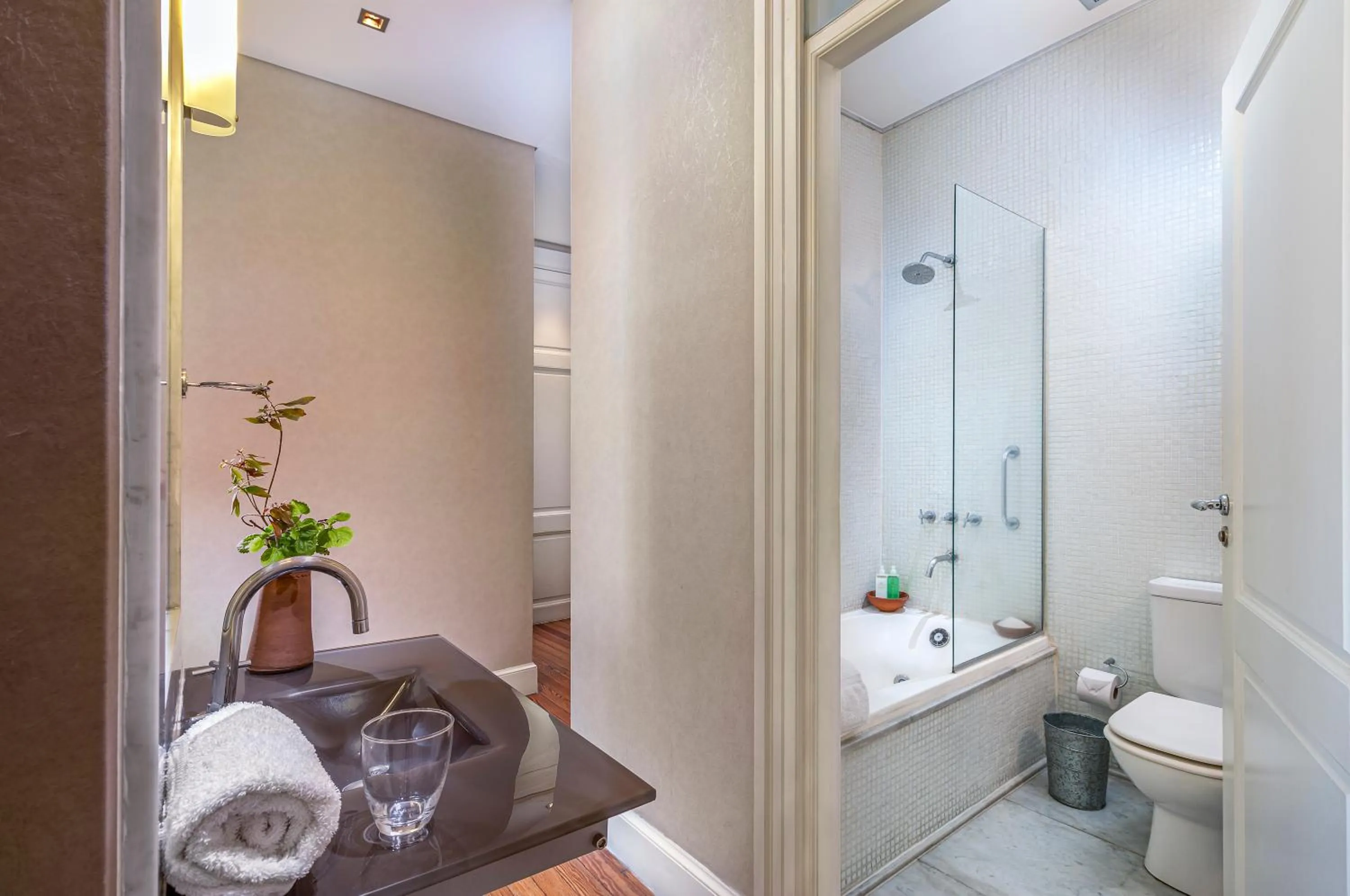 Bathroom in Patios de San Telmo