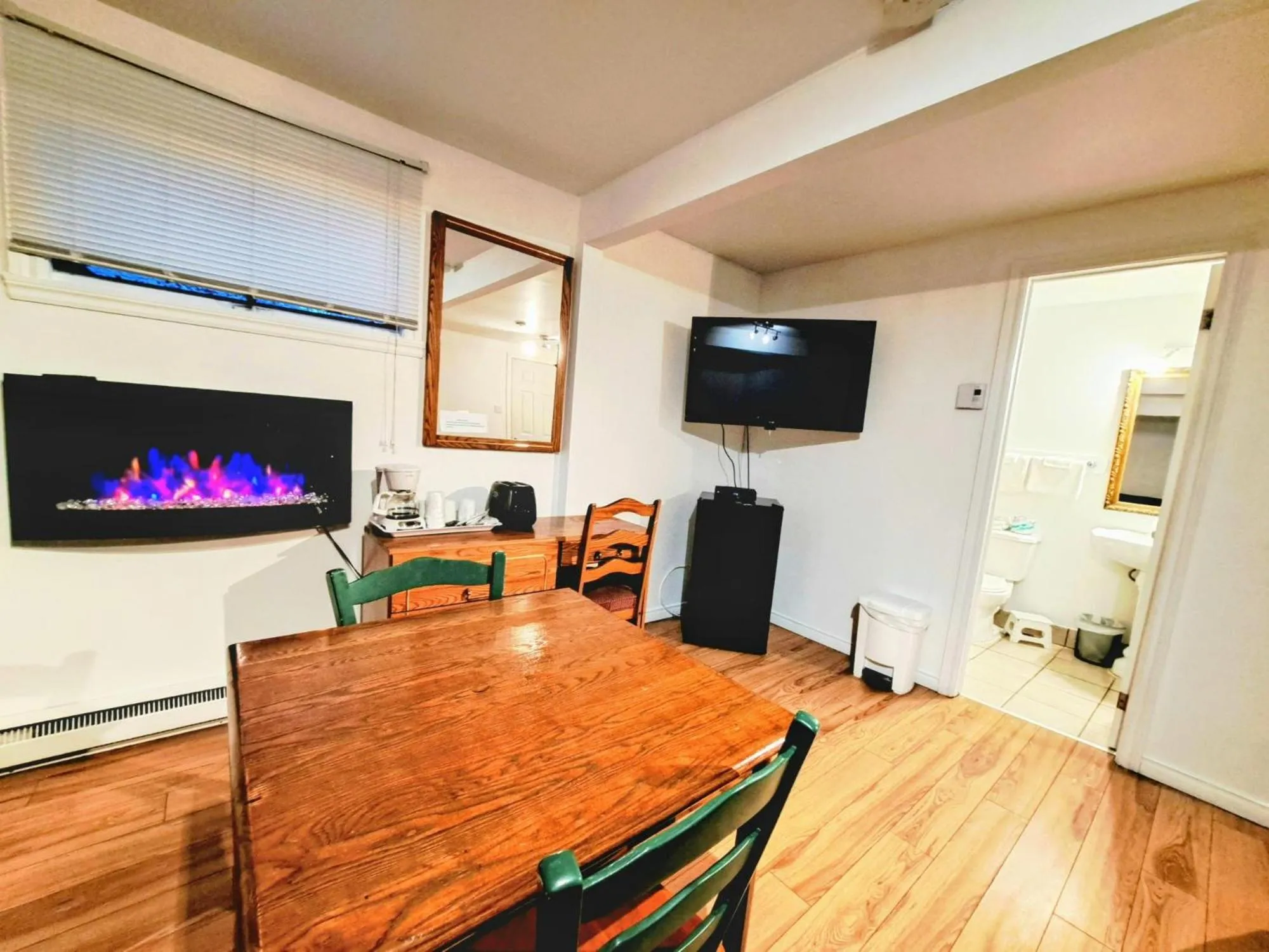 Night in Motel Bonsoir