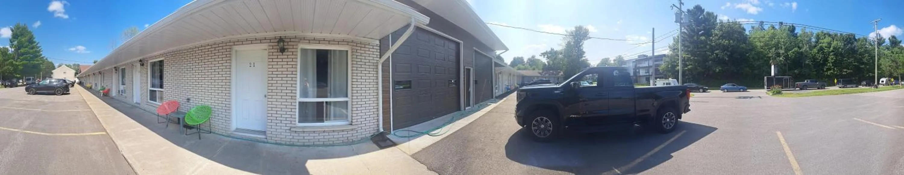 Property building in Motel Bonsoir