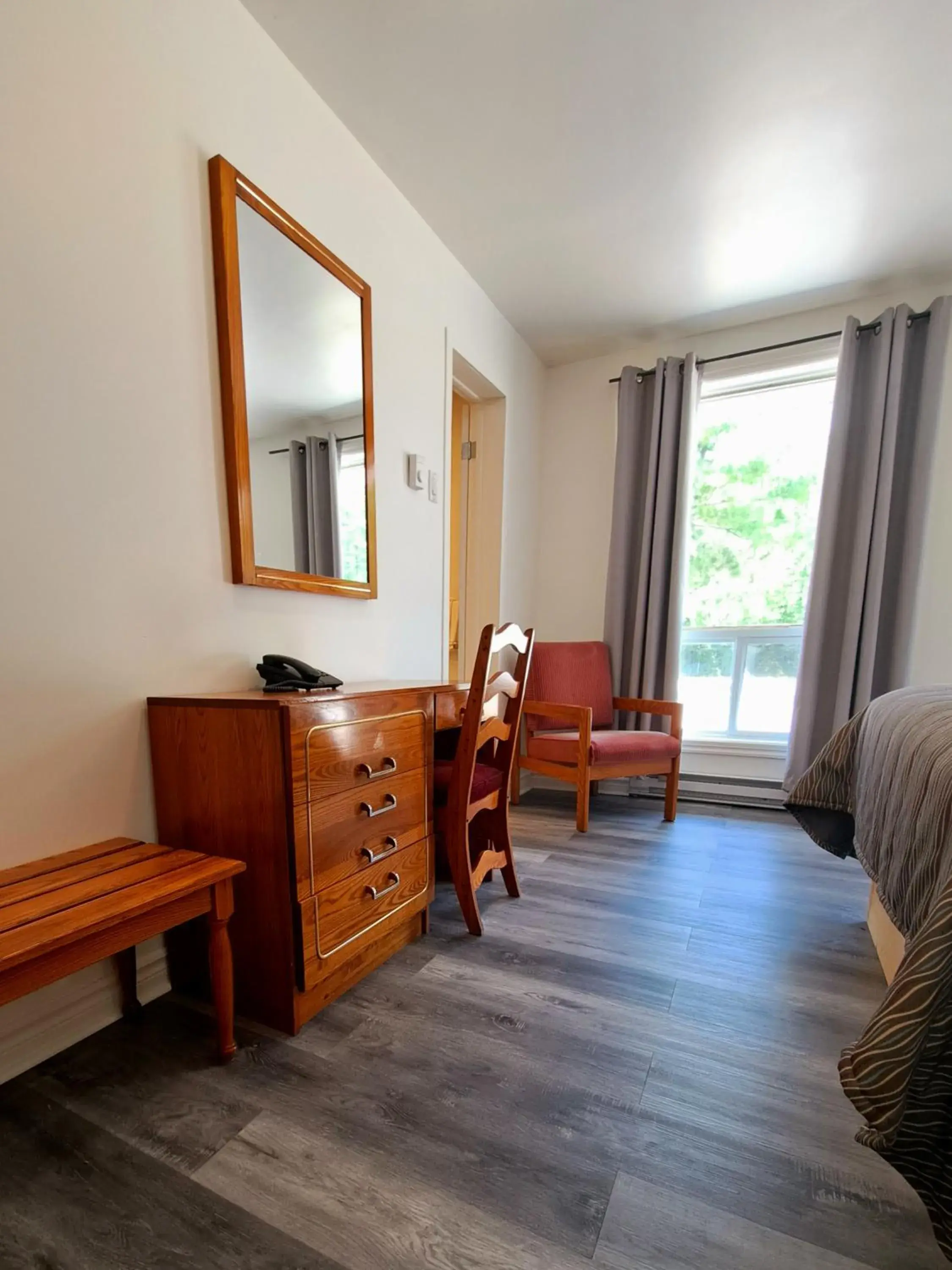 Queen Room in Motel Bonsoir Queen Room in Motel Bonsoir