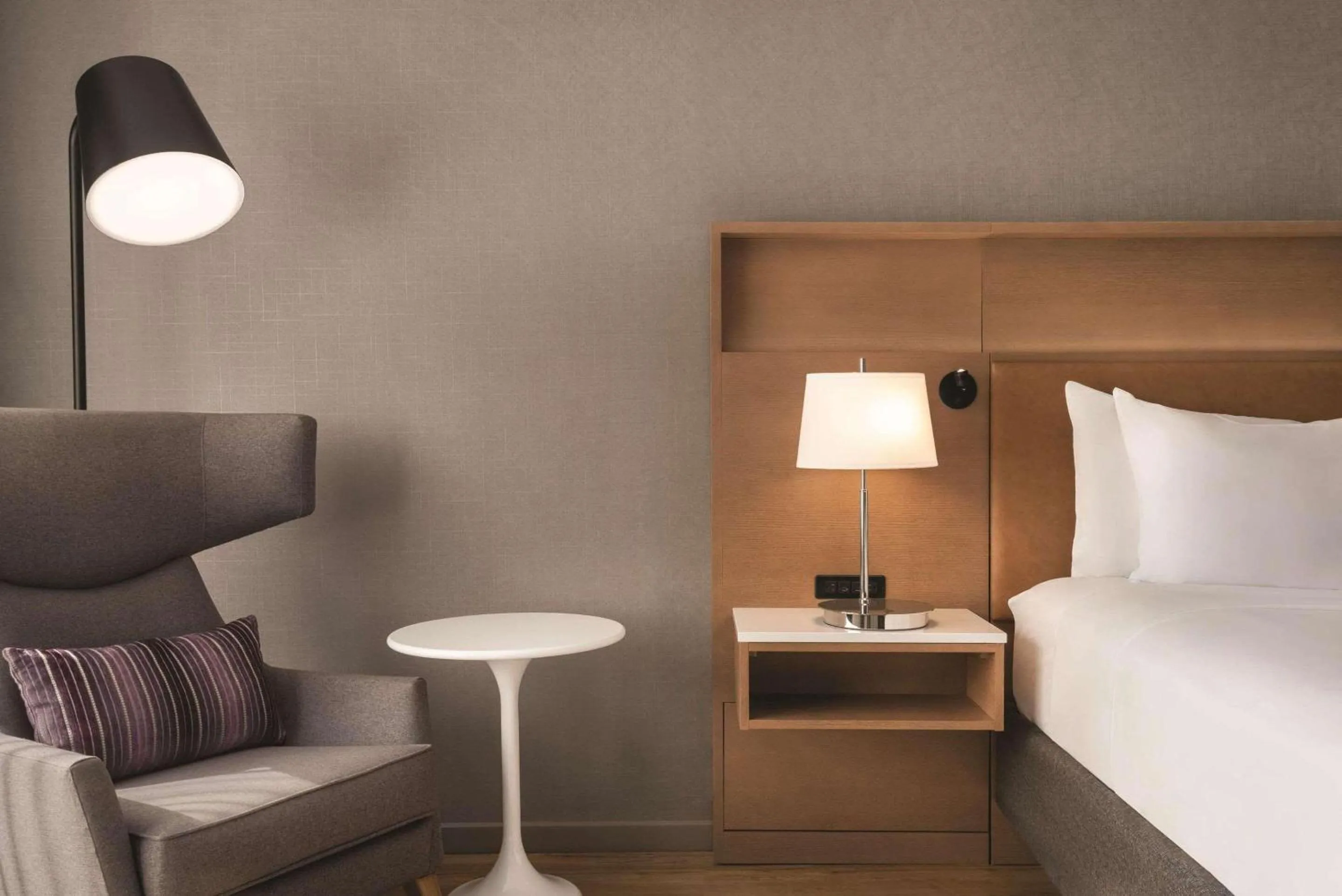 Bedroom, Bed in Oneida Casino Hotel