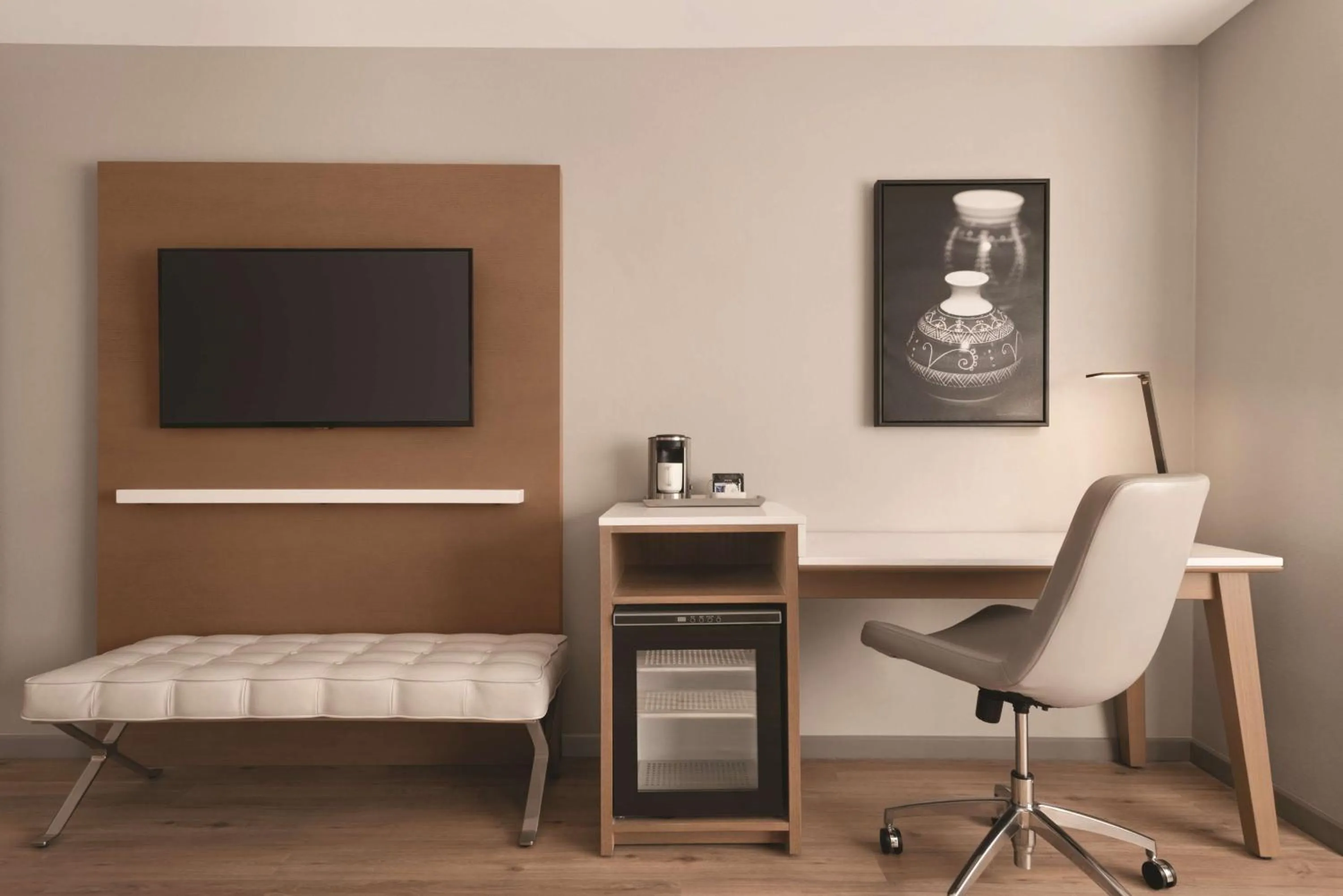 hair dresser in Oneida Casino Hotel