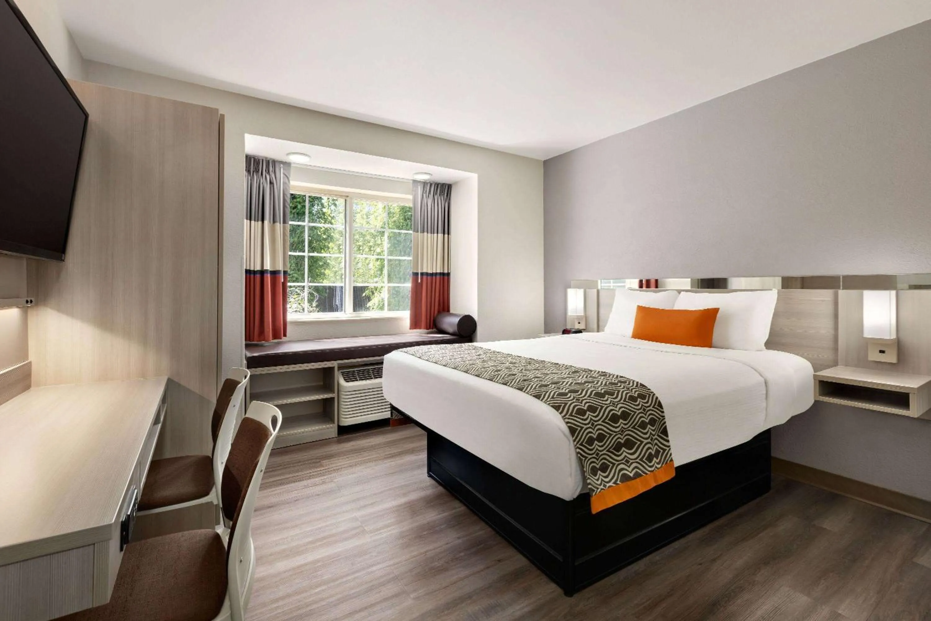 Photo of the whole room, Bed in Microtel Inn & Suites by Wyndham Raleigh