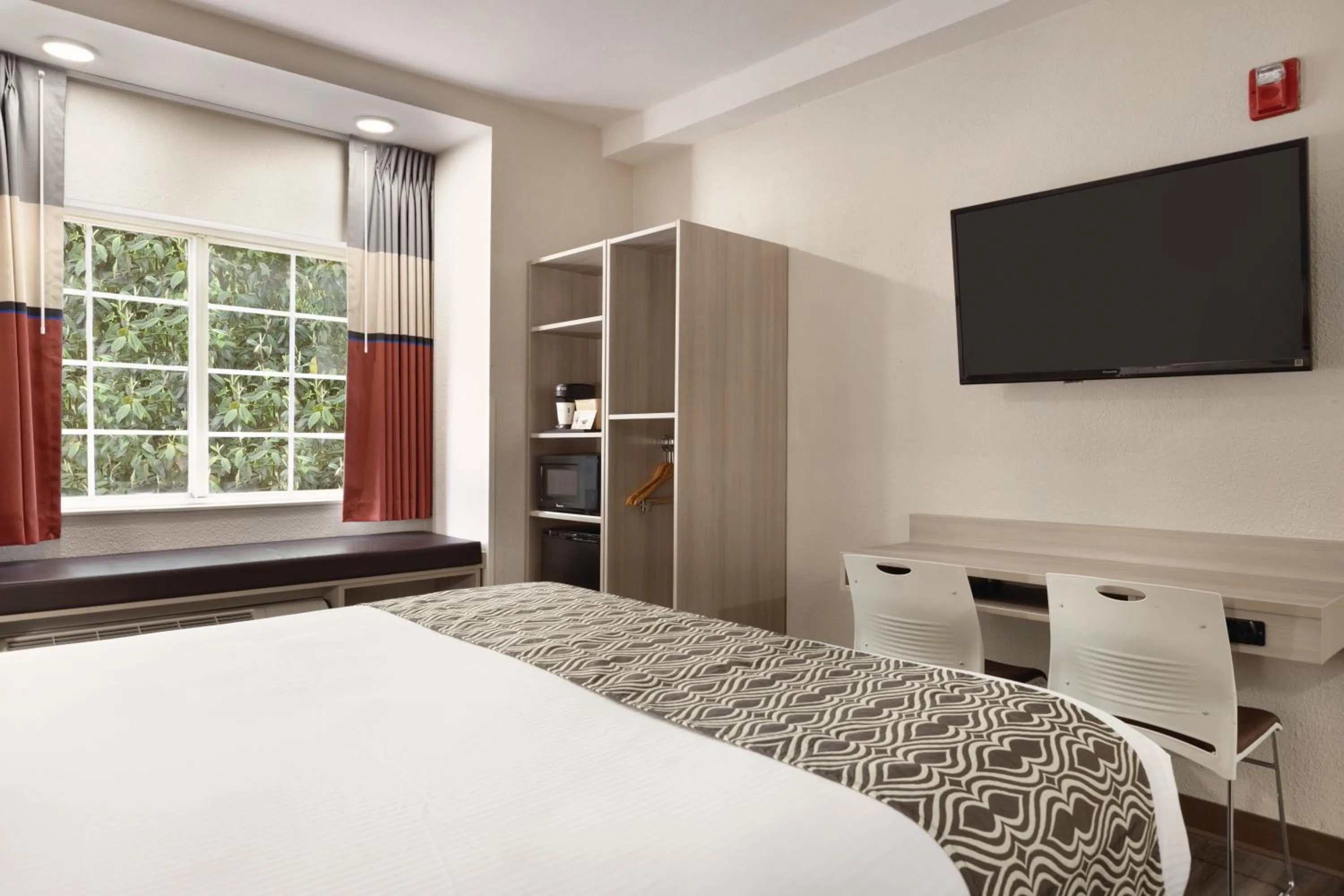 Bedroom, Bed in Microtel Inn & Suites by Wyndham Raleigh