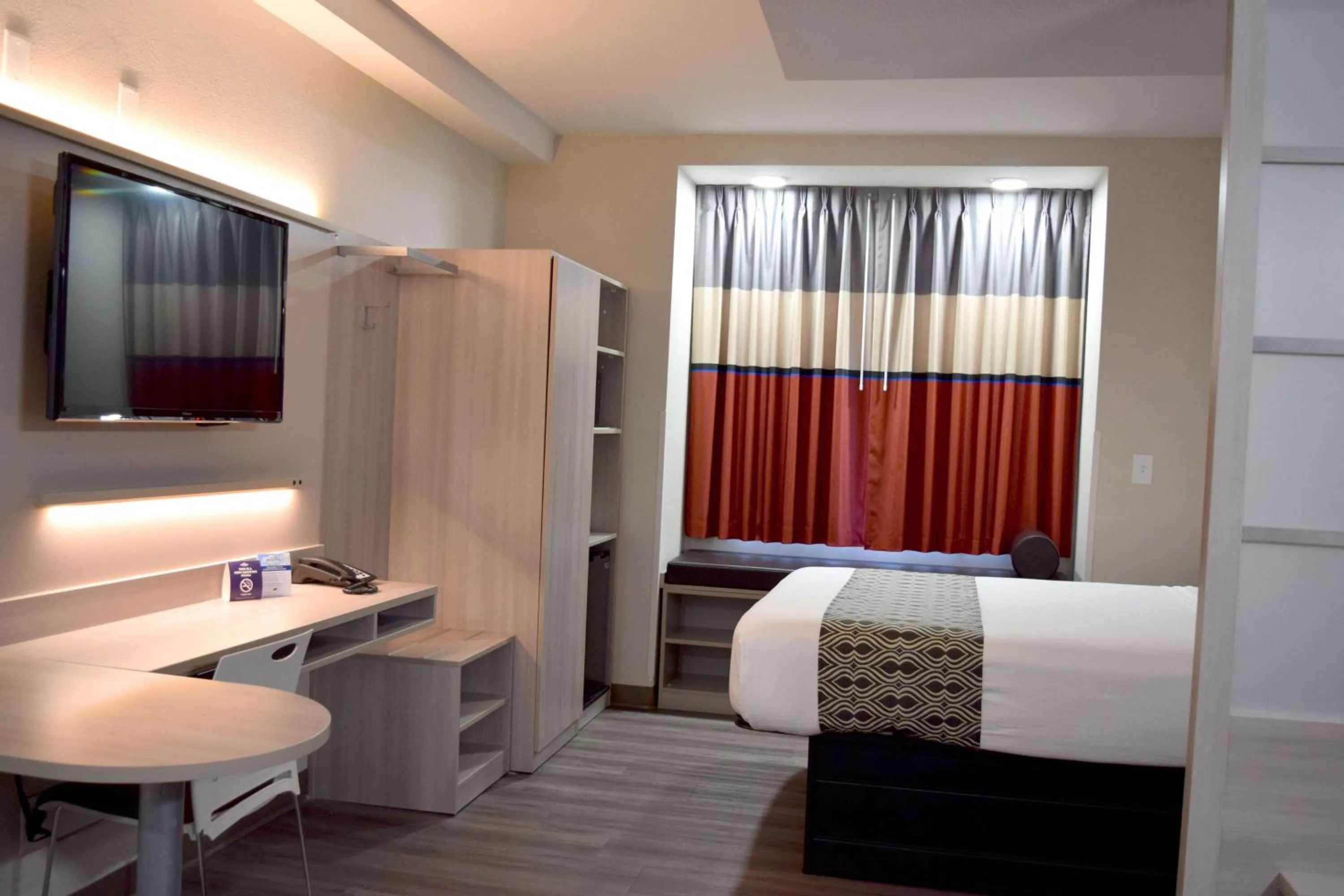 Photo of the whole room, Bed in Microtel Inn & Suites by Wyndham Raleigh