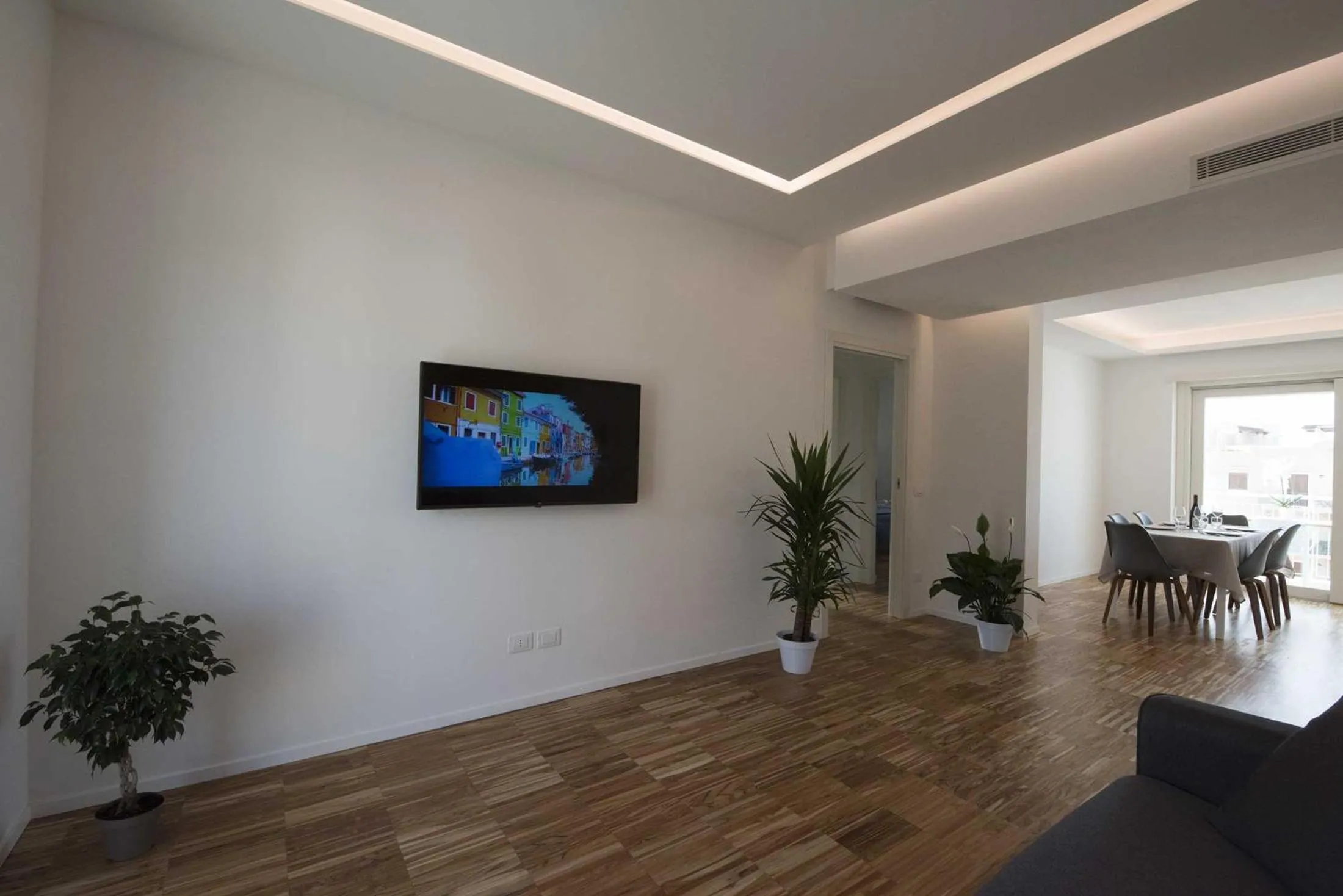 TV and multimedia in apARTments Sperlonga