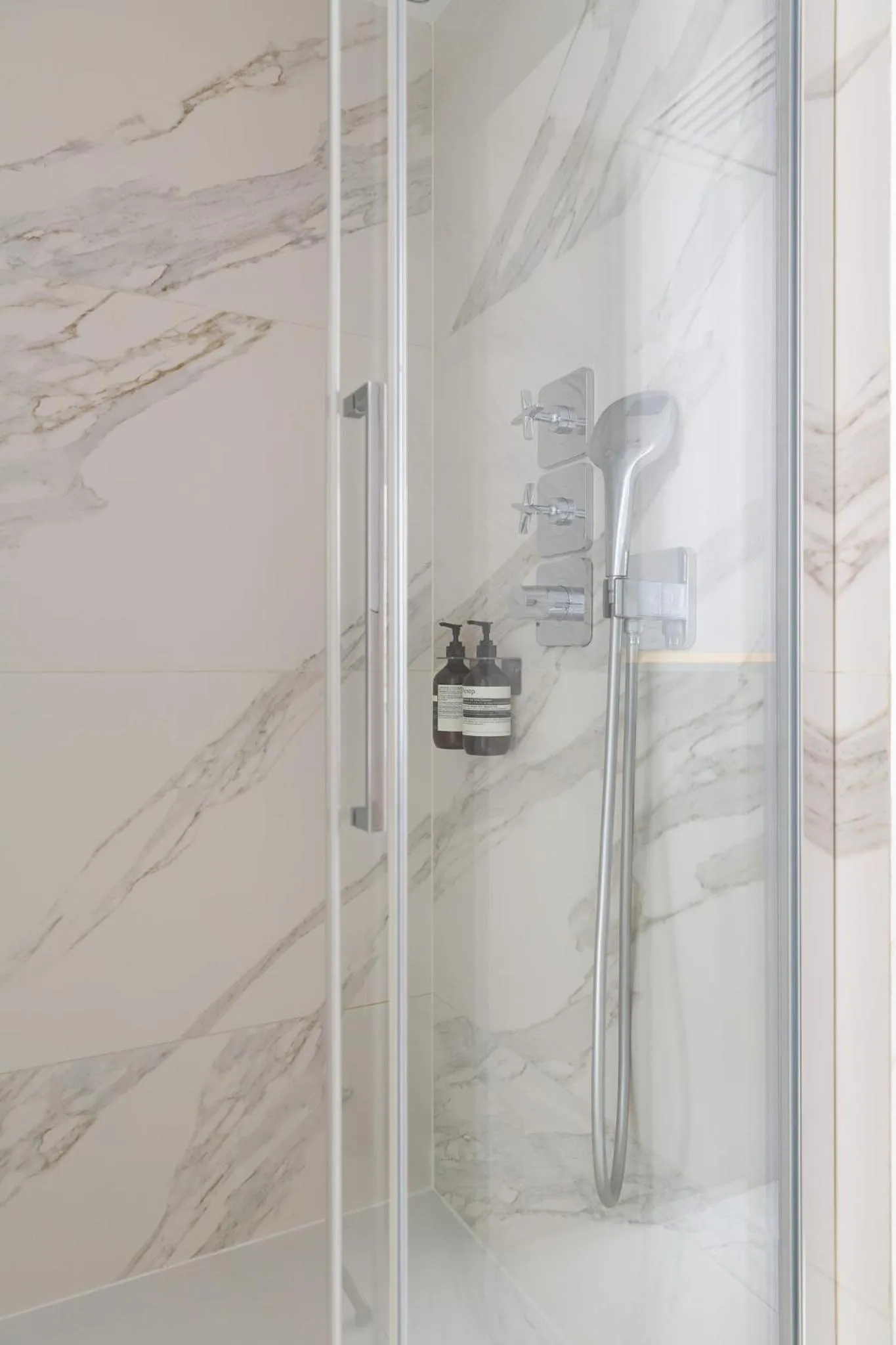 Bathroom in HIGHSTAY - Luxury Serviced Apartments - Place Vendôme