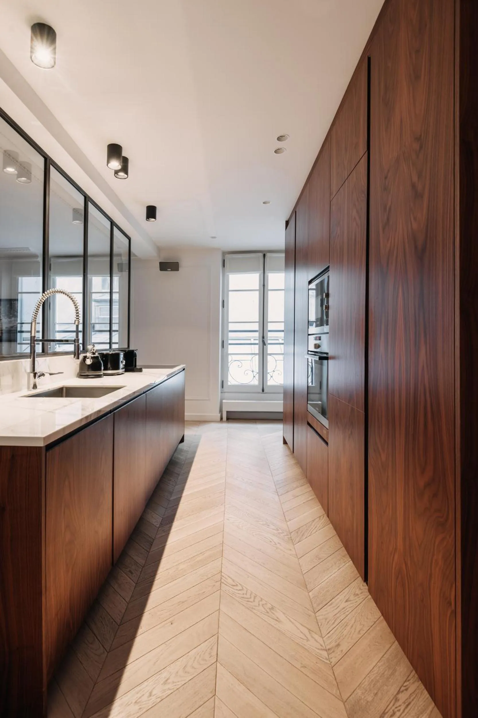 Kitchen or kitchenette in HIGHSTAY - Luxury Serviced Apartments - Place Vendôme