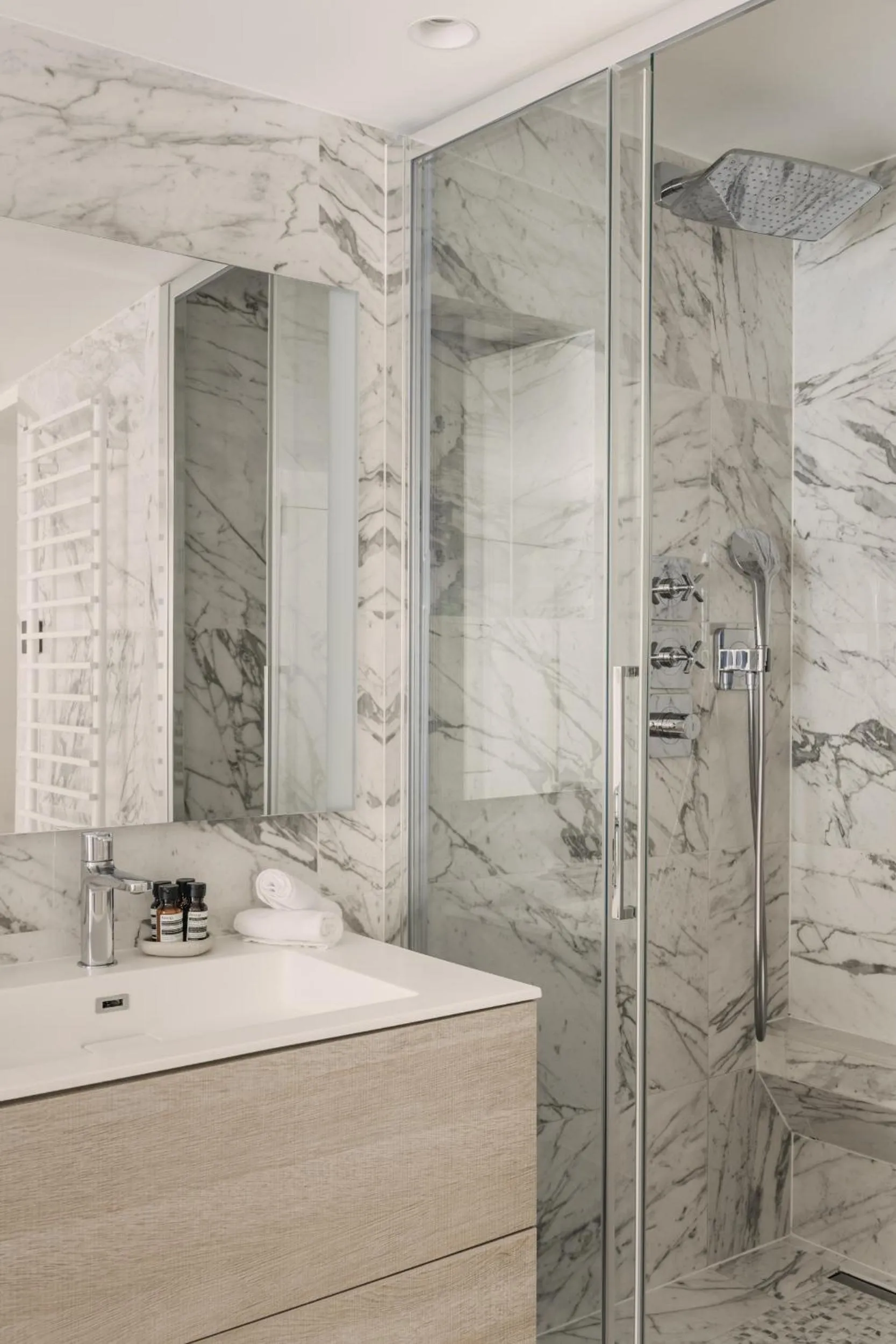 Bathroom in HIGHSTAY - Luxury Serviced Apartments - Place Vendôme