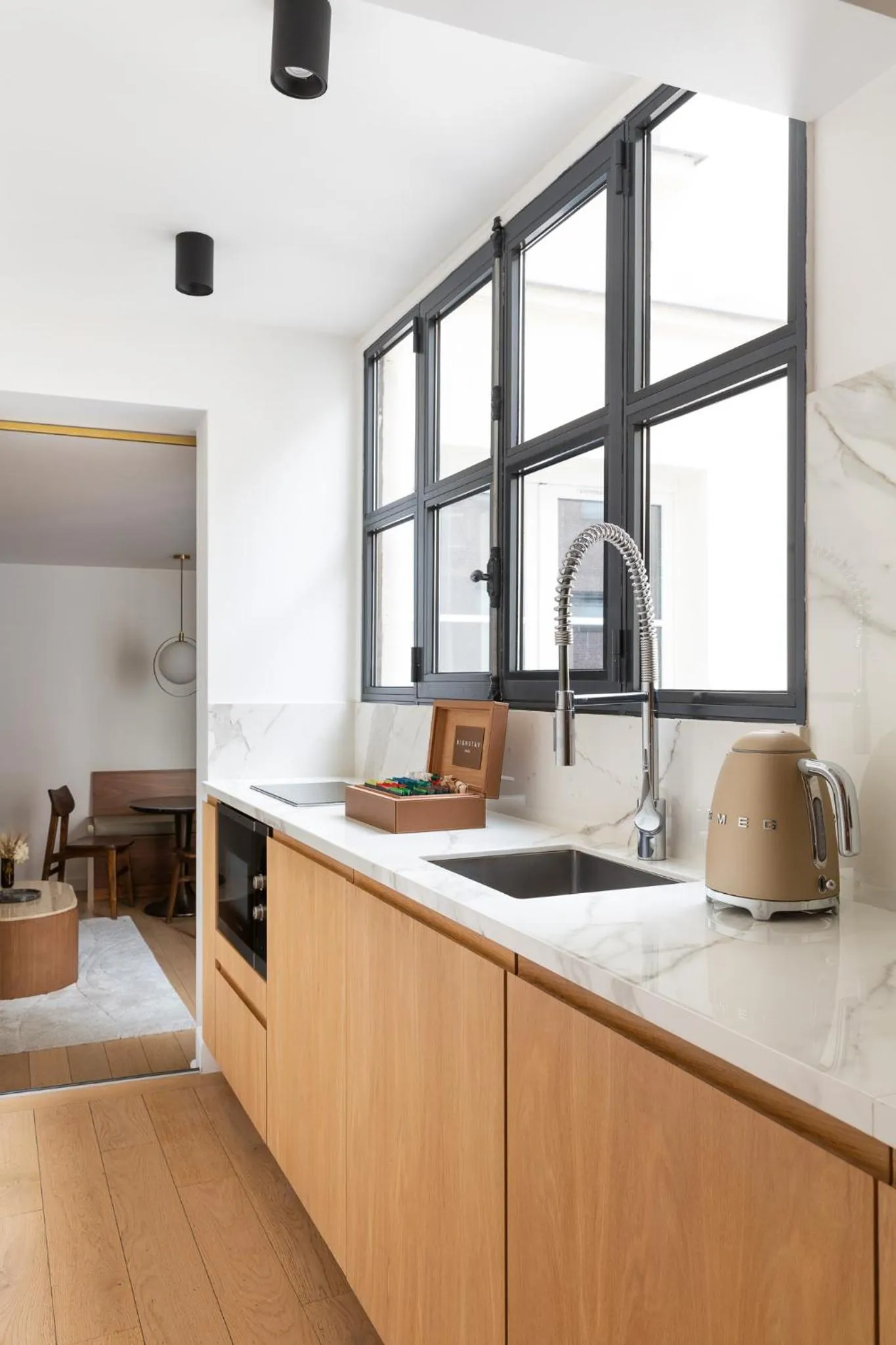 Kitchen or kitchenette in HIGHSTAY - Luxury Serviced Apartments - Place Vendôme