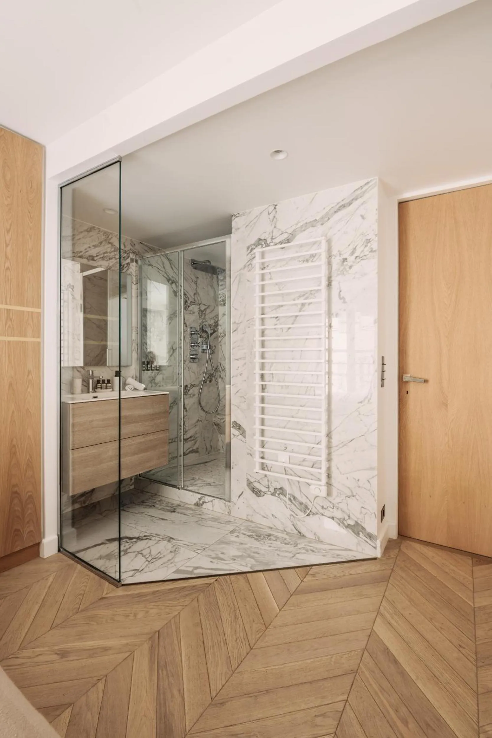 Bathroom in HIGHSTAY - Luxury Serviced Apartments - Place Vendôme