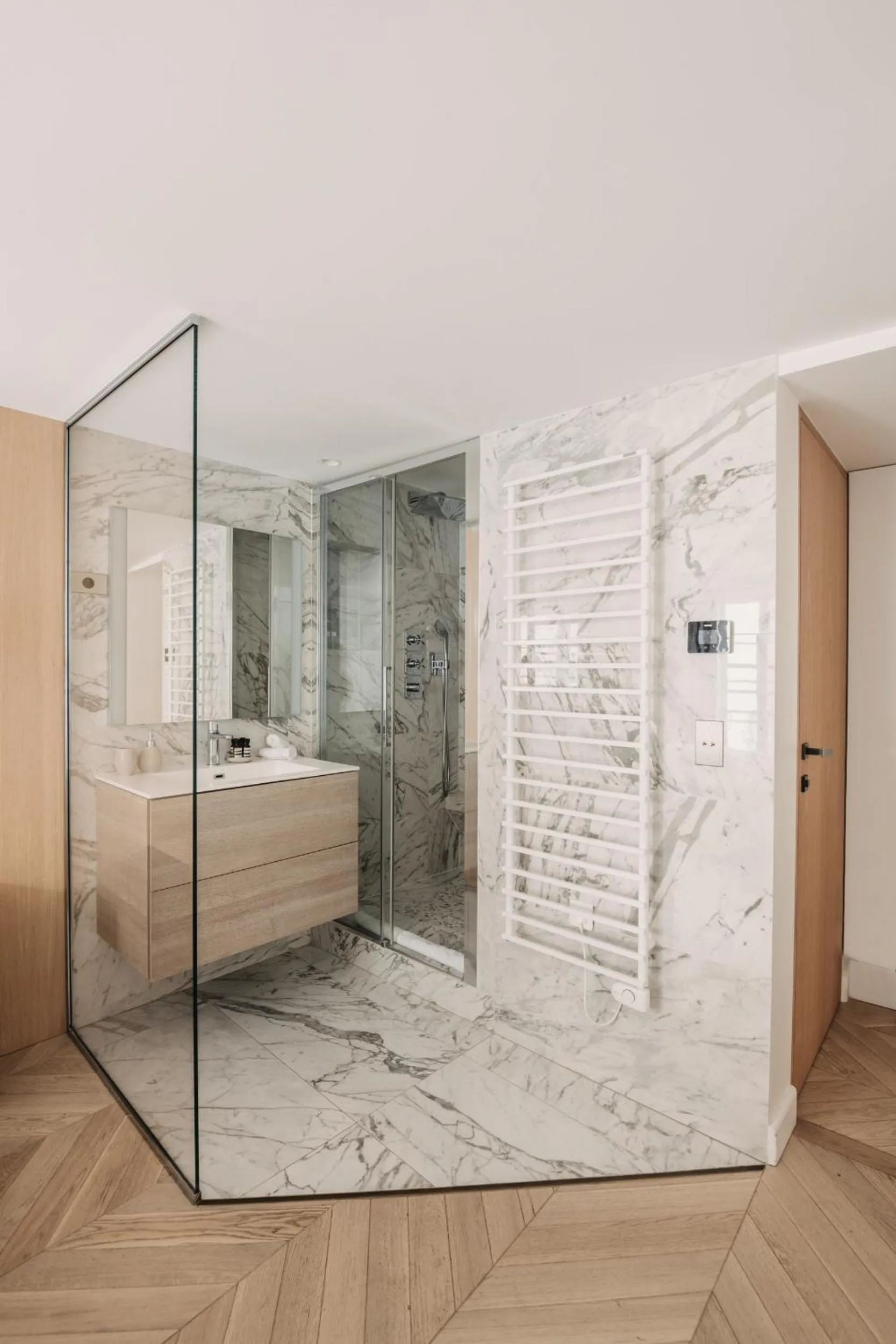 Bathroom in HIGHSTAY - Luxury Serviced Apartments - Place Vendôme