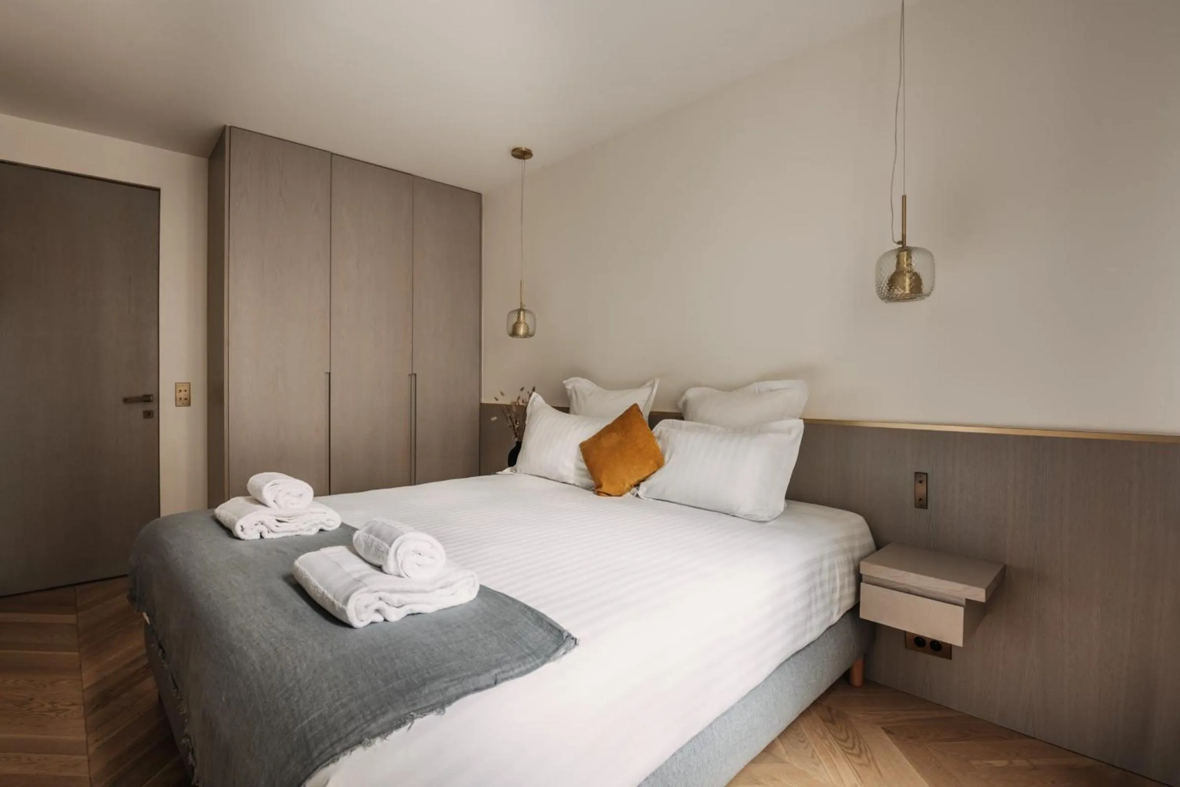 Bedroom, Bed in HIGHSTAY - Luxury Serviced Apartments - Place Vendôme