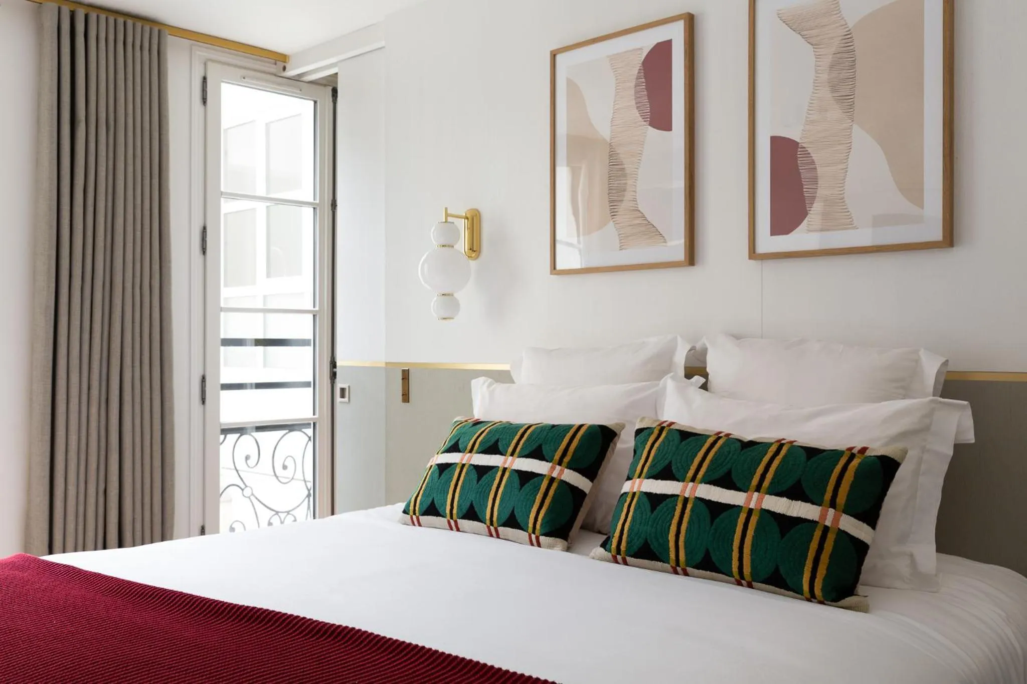 Bedroom, Bed in HIGHSTAY - Luxury Serviced Apartments - Place Vendôme